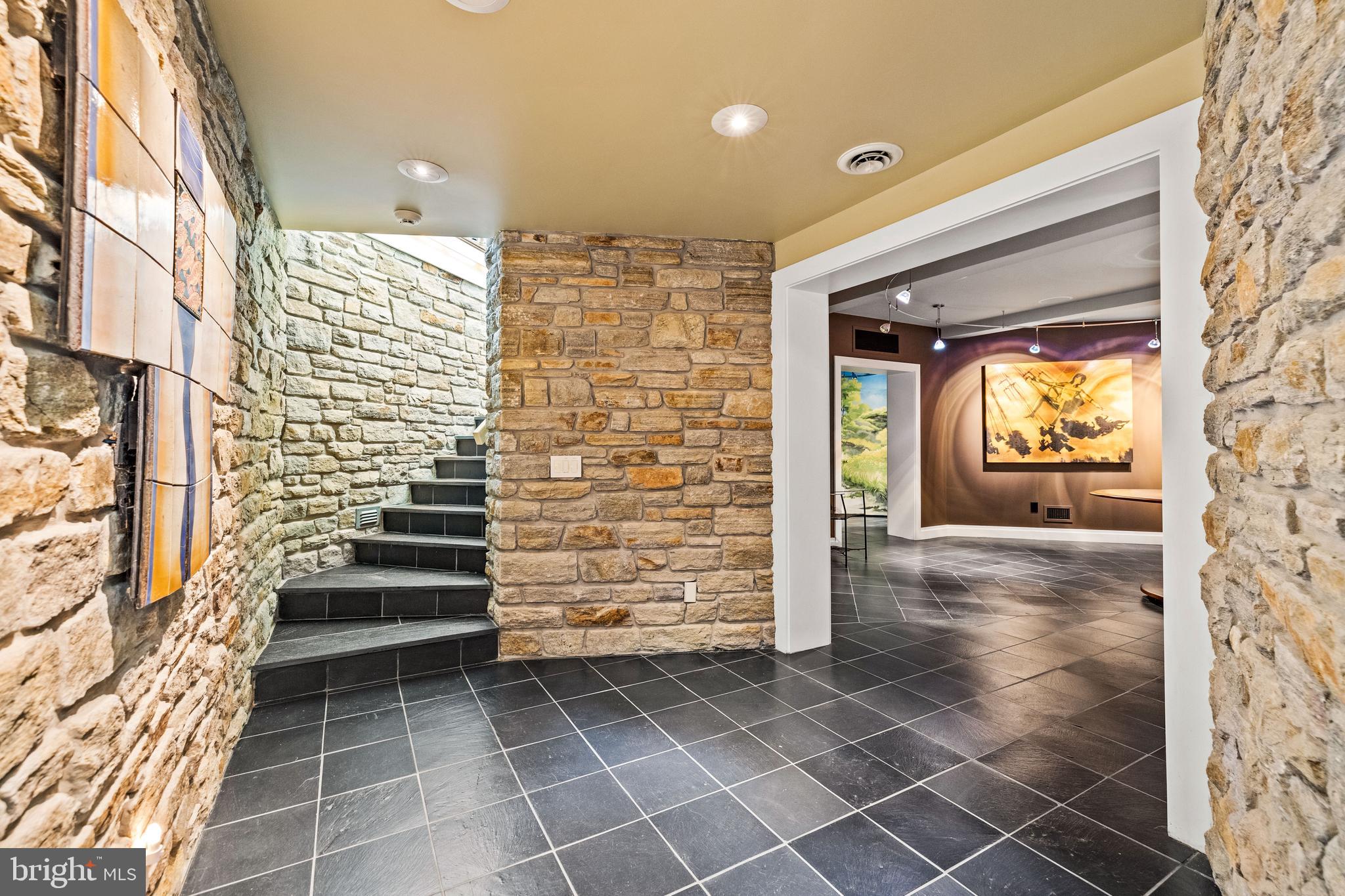 OAK HILL - Residential