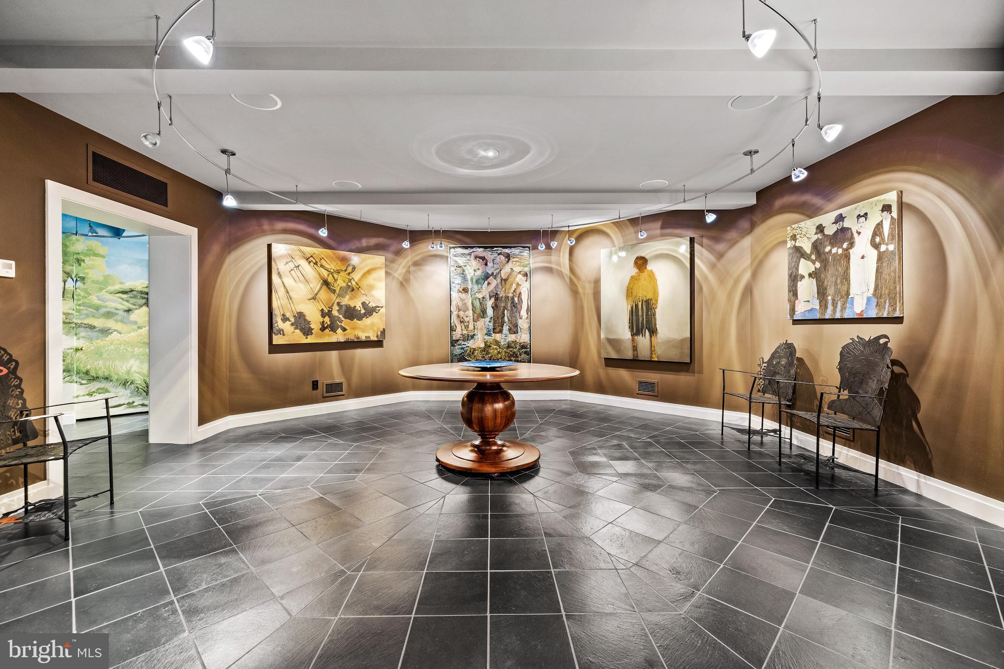 OAK HILL - Residential