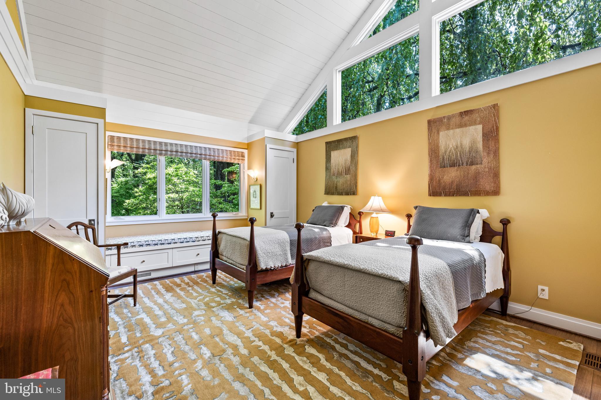 OAK HILL - Residential