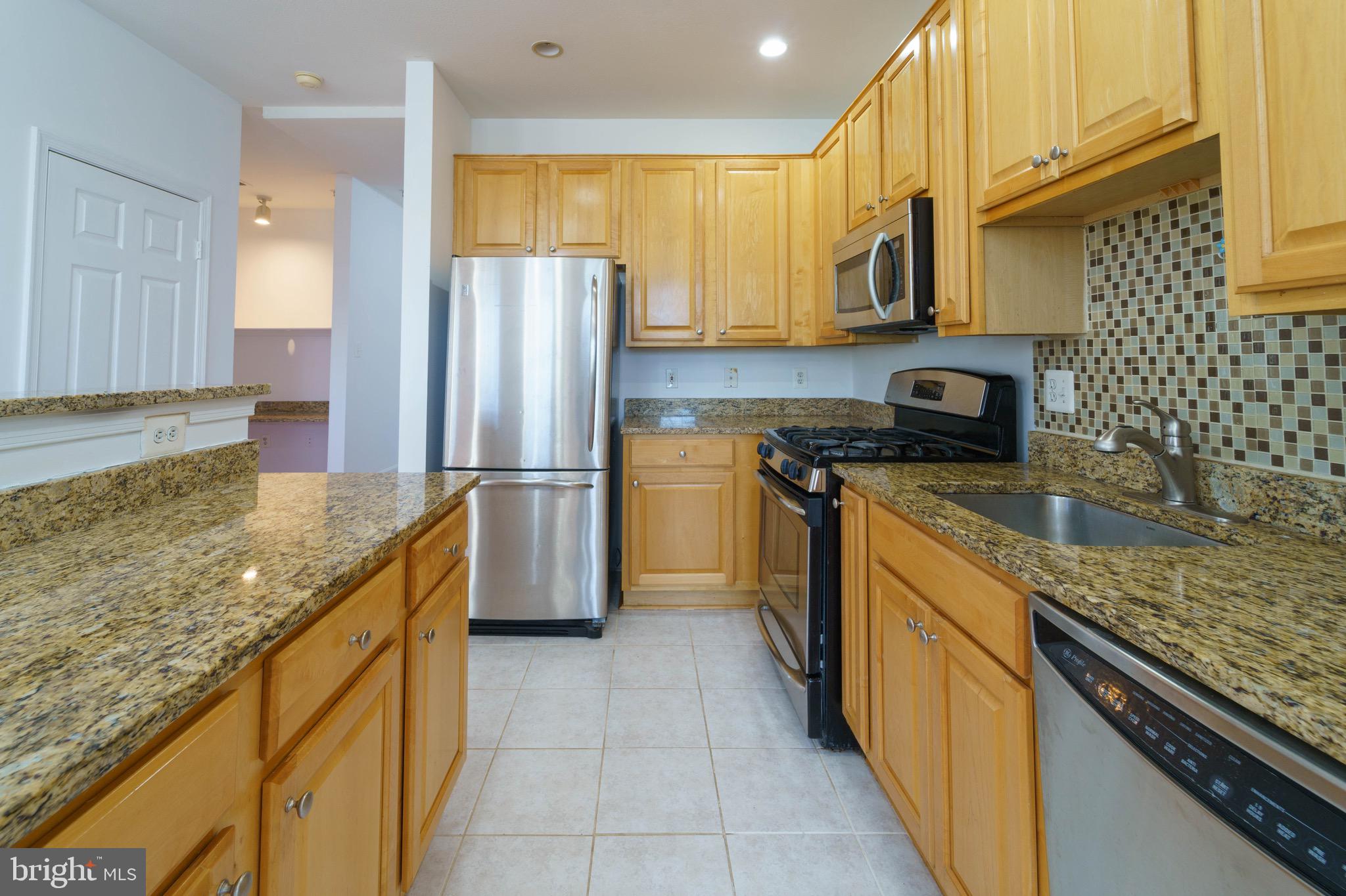 FAIRFAX RIDGE - Residential Lease