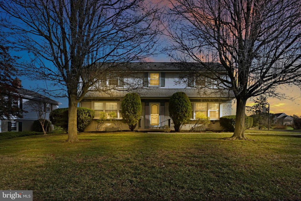 Photo of 213 N Kinzer Avenue, New Holland, PA 17557 (MLS # PALA2044990)