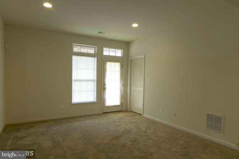 PORT POTOMAC - Residential Lease