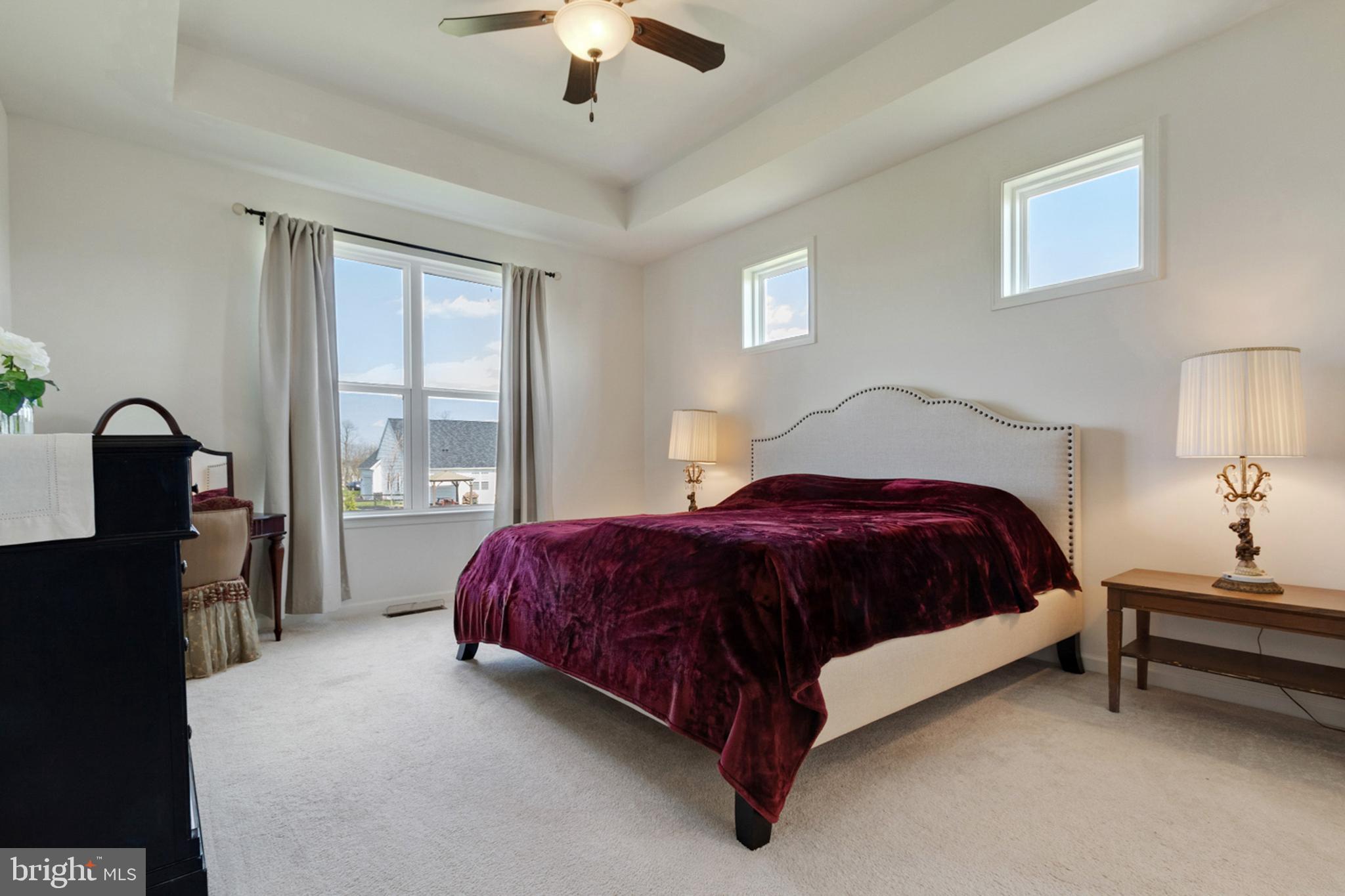 DUTCHMANS CREEK - Residential