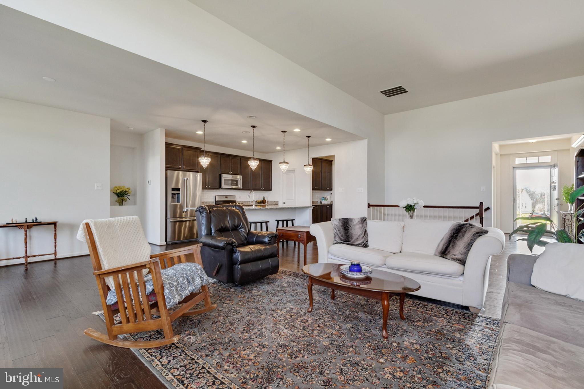 DUTCHMANS CREEK - Residential