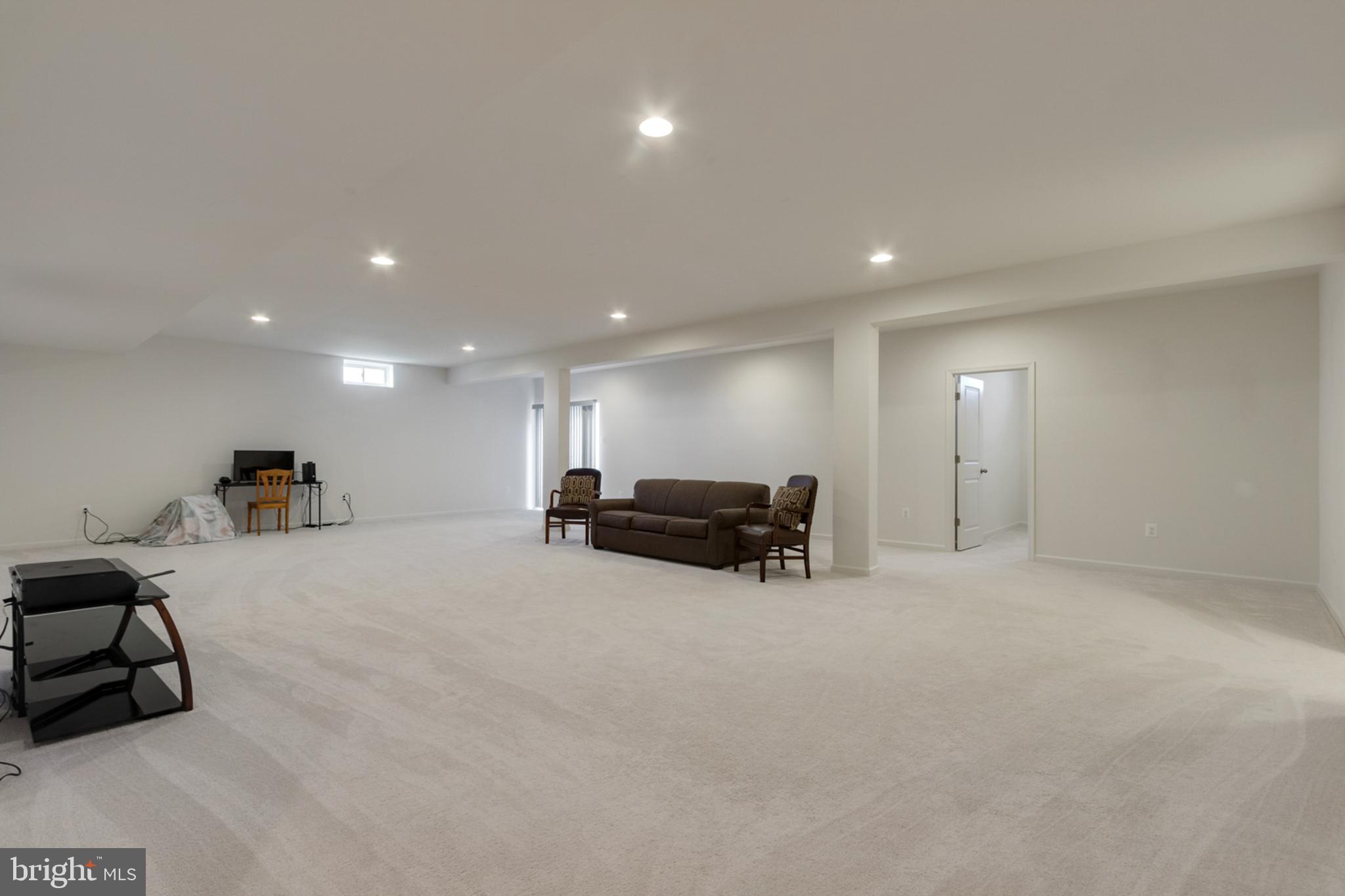 DUTCHMANS CREEK - Residential