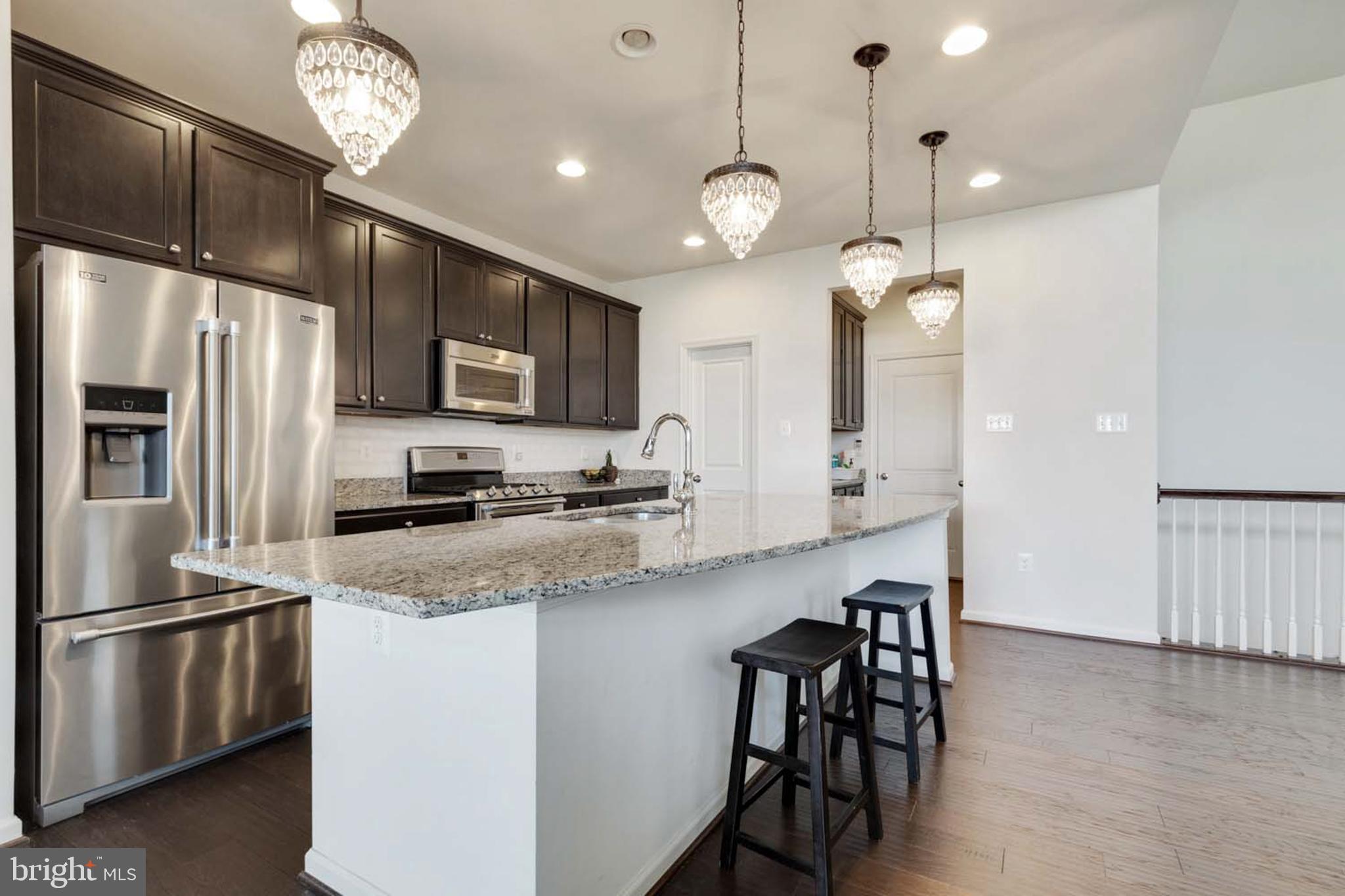 DUTCHMANS CREEK - Residential