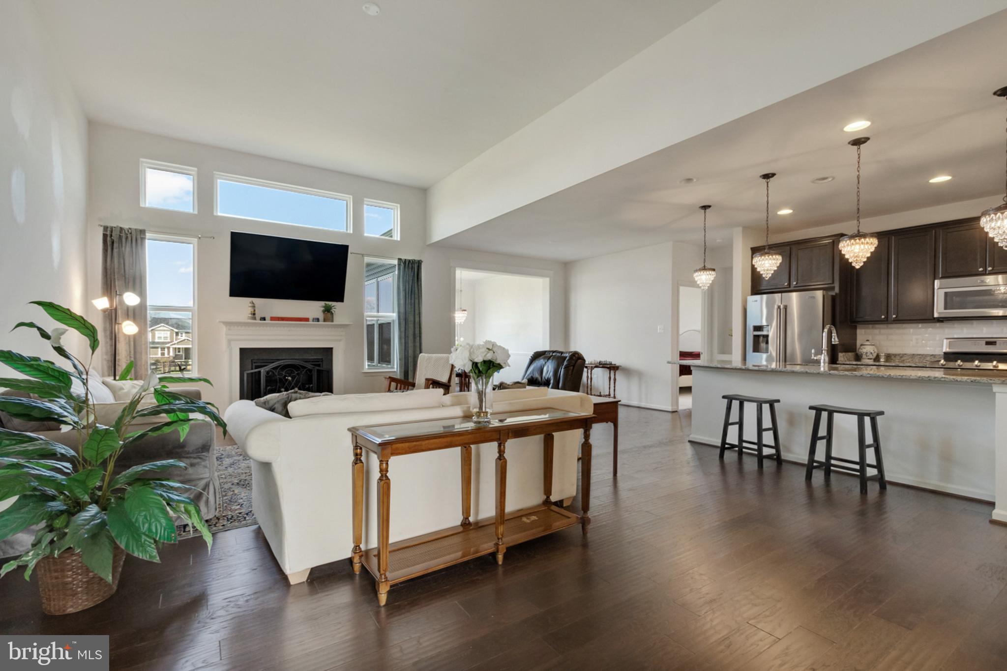 DUTCHMANS CREEK - Residential