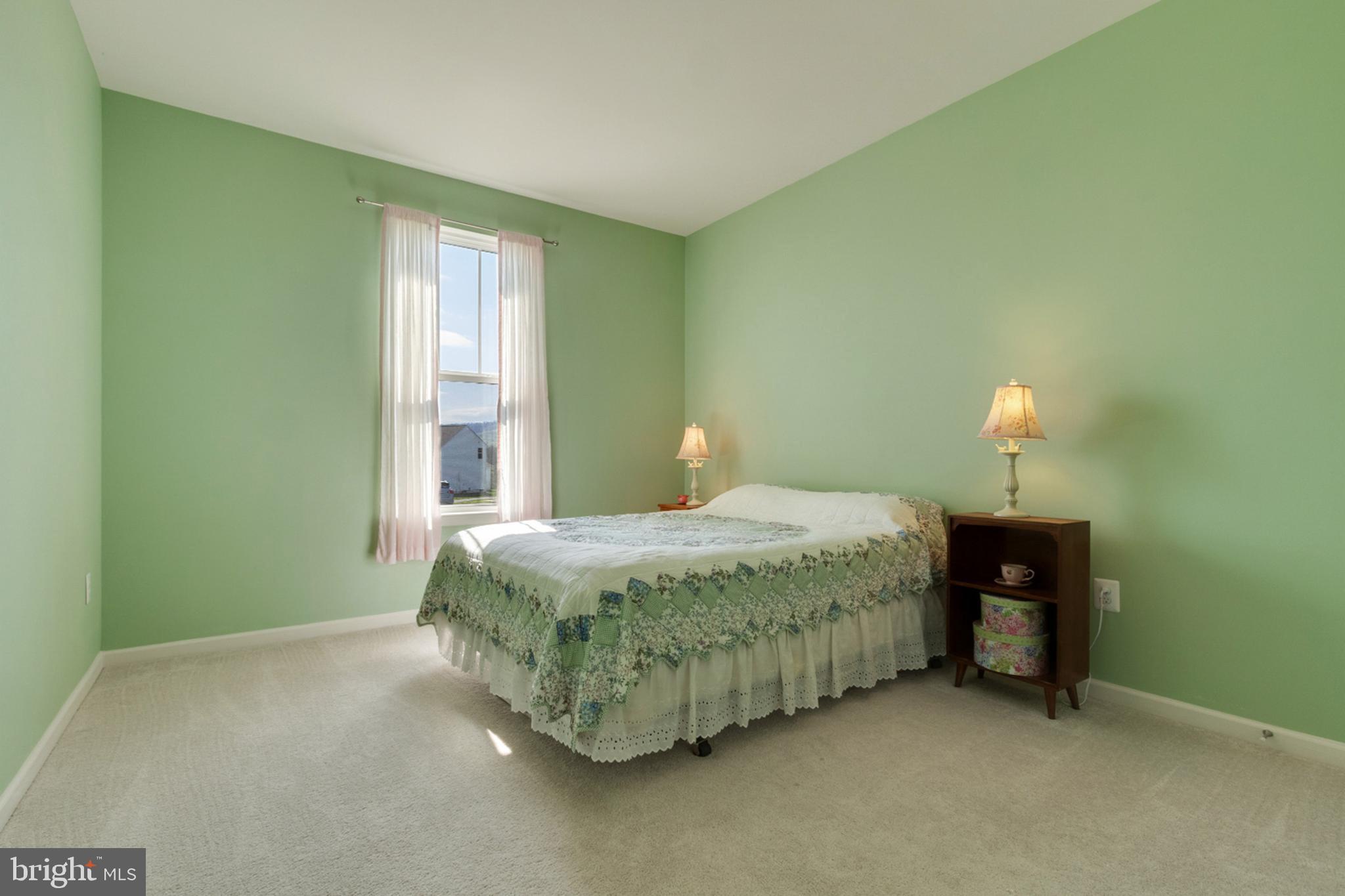 DUTCHMANS CREEK - Residential