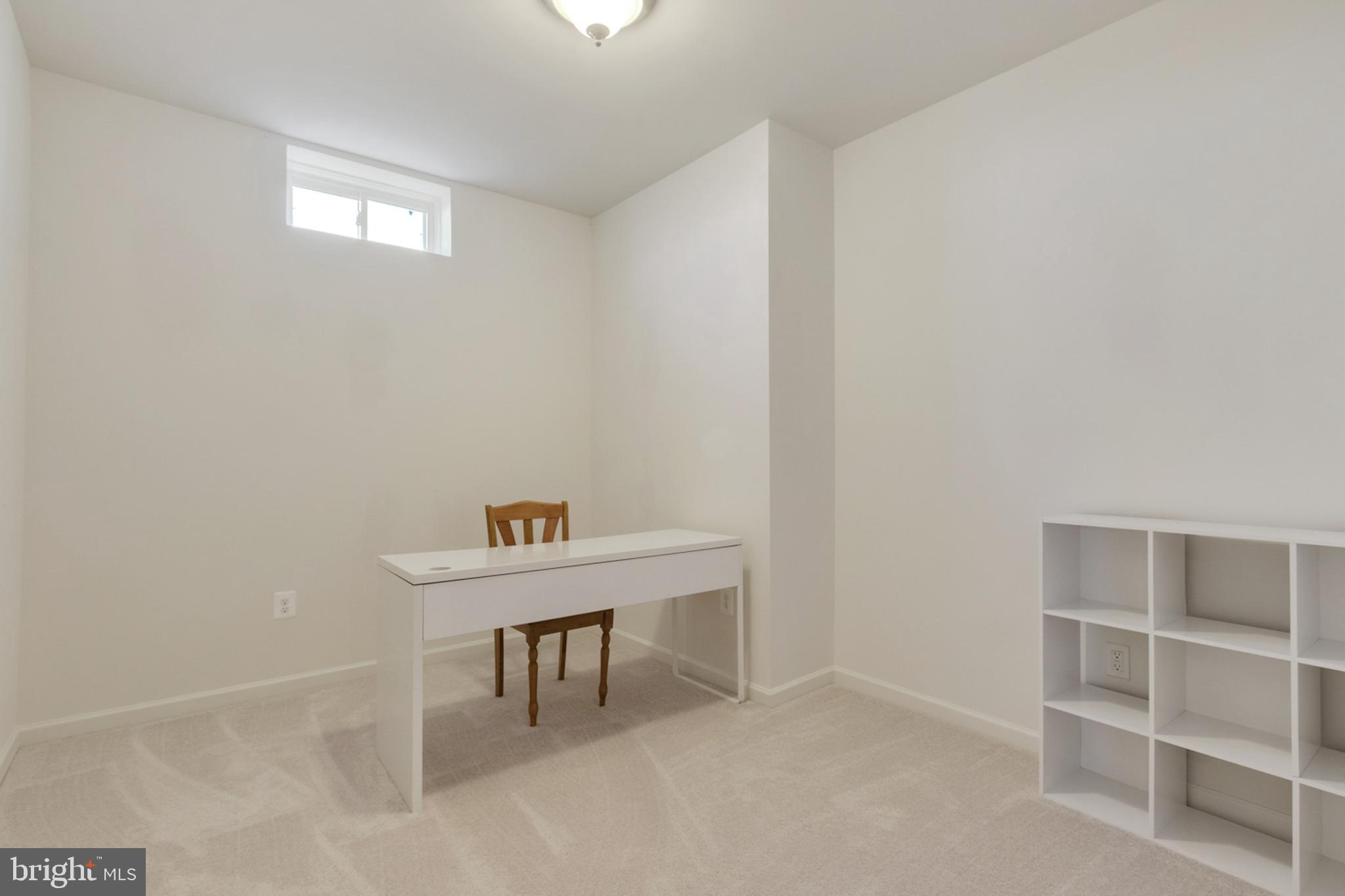 DUTCHMANS CREEK - Residential