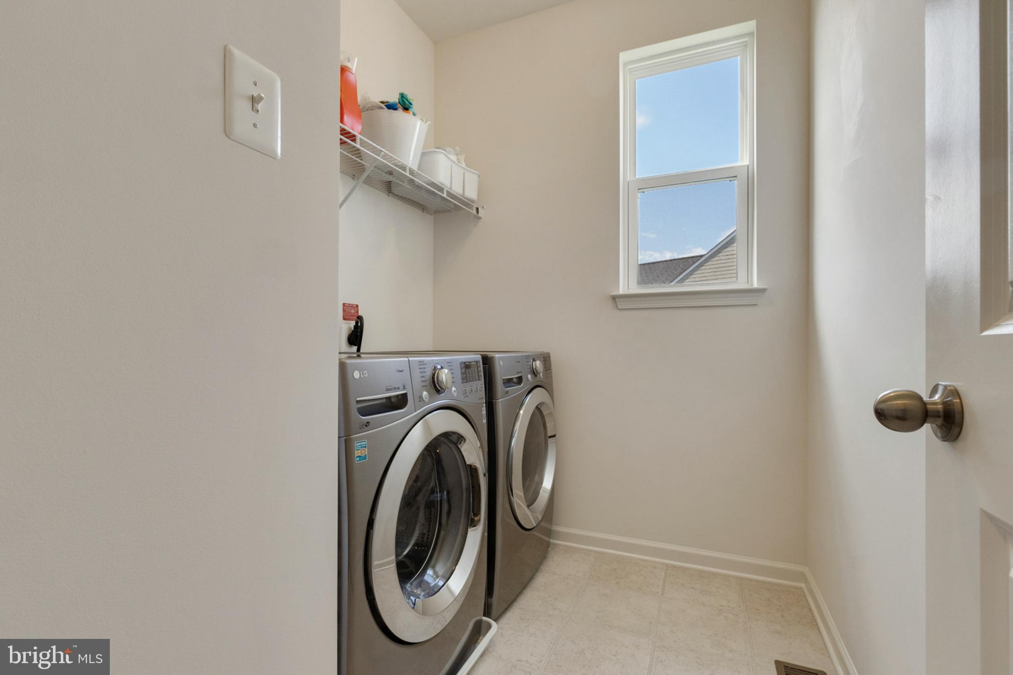 DUTCHMANS CREEK - Residential