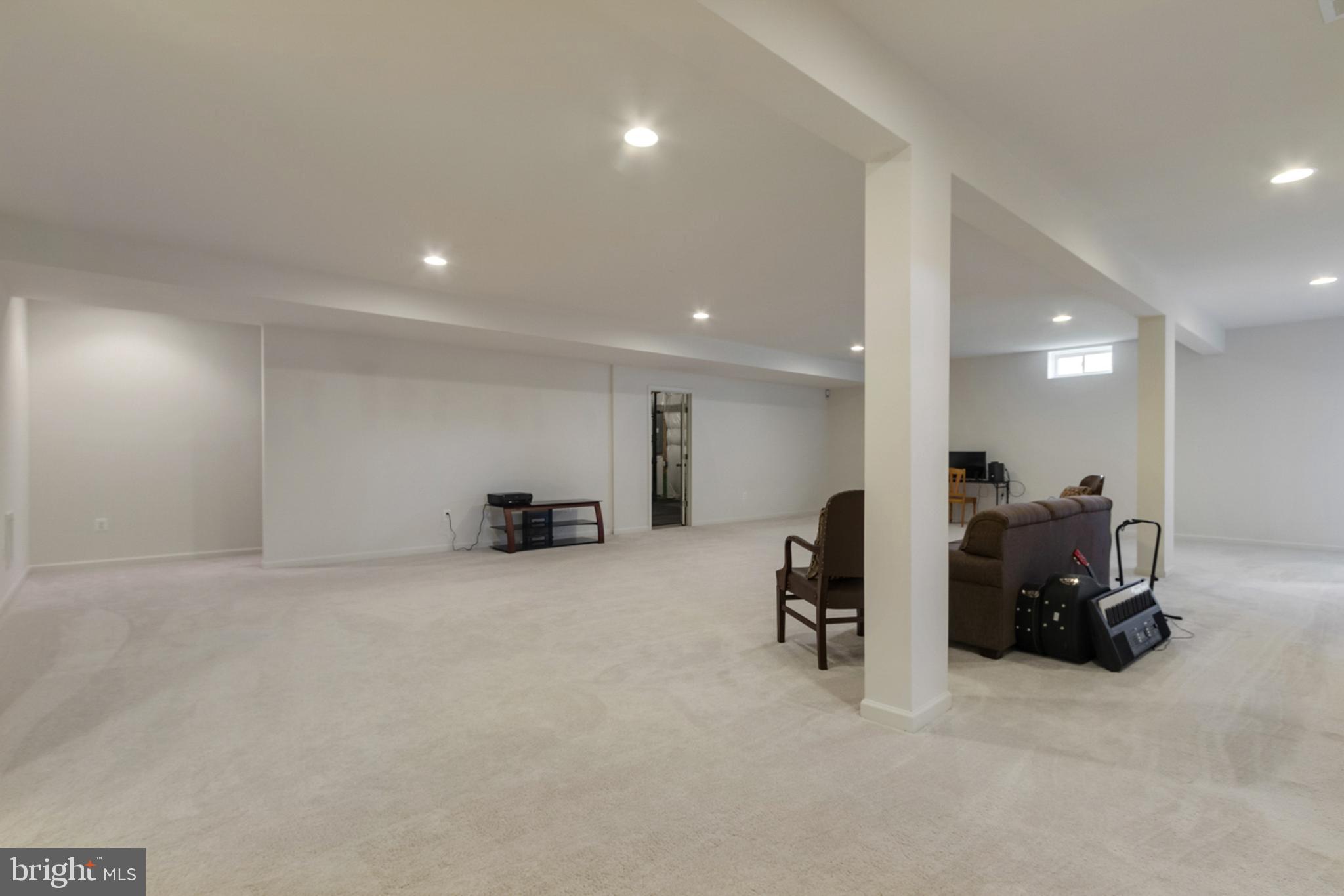 DUTCHMANS CREEK - Residential