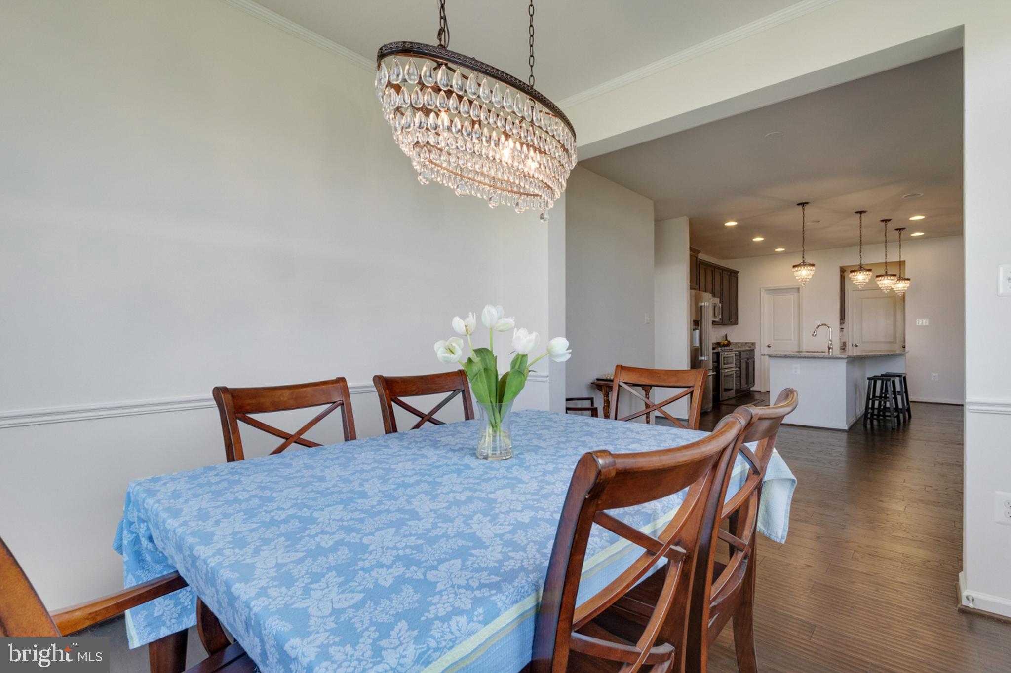 DUTCHMANS CREEK - Residential