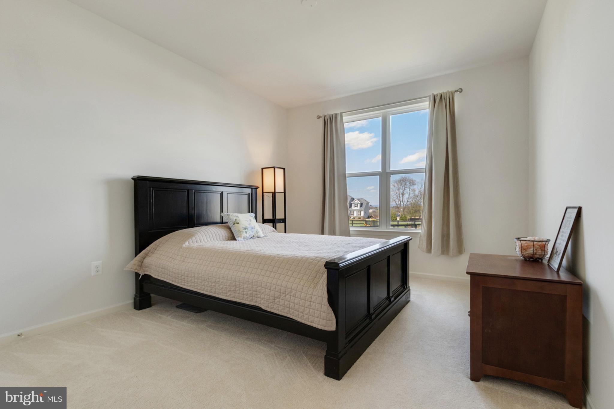 DUTCHMANS CREEK - Residential