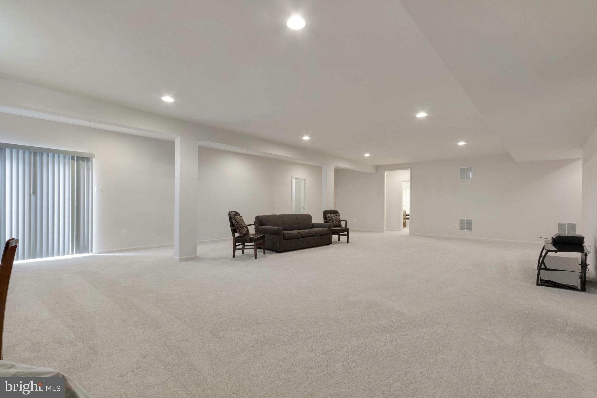 DUTCHMANS CREEK - Residential