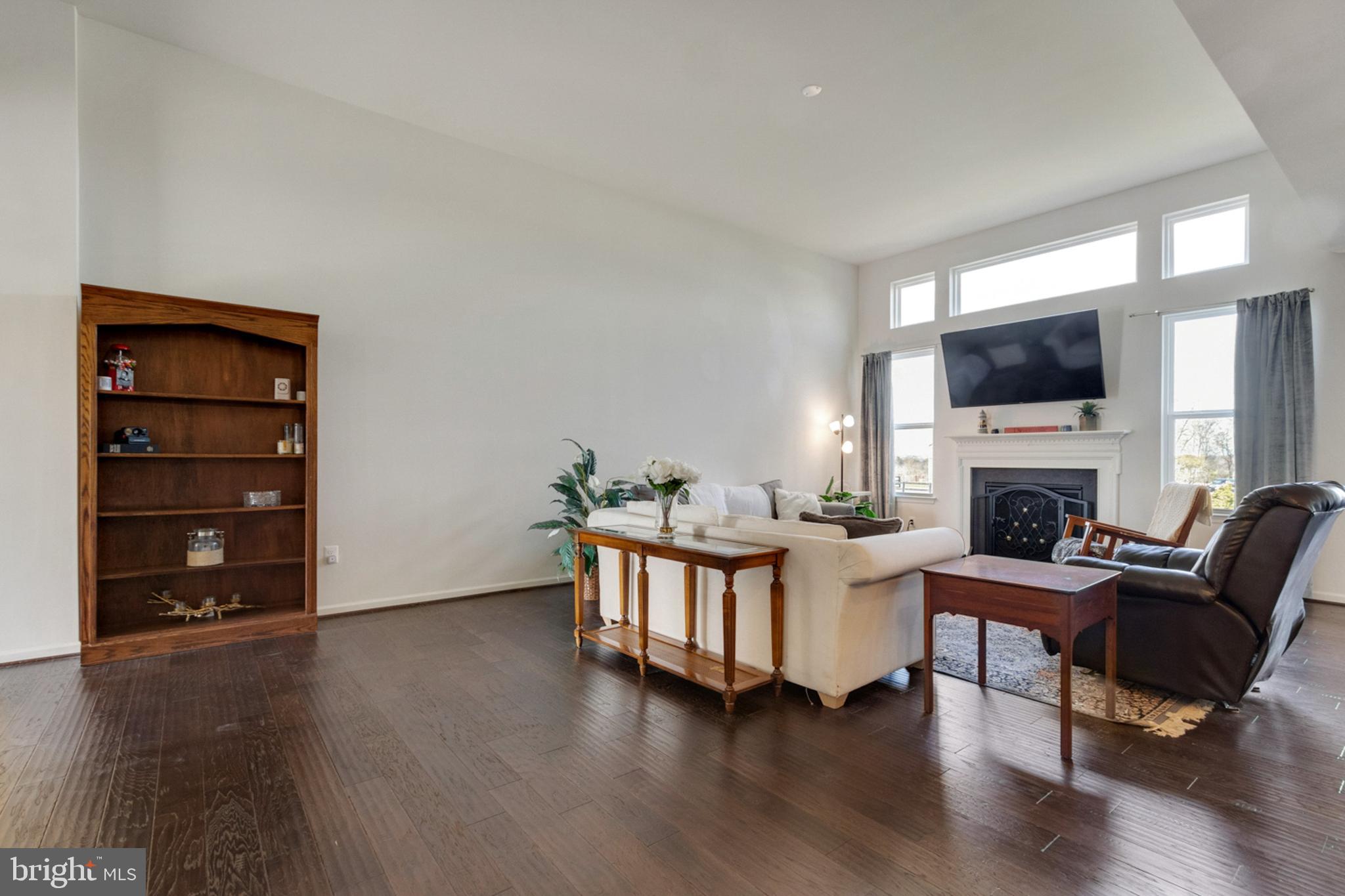 DUTCHMANS CREEK - Residential