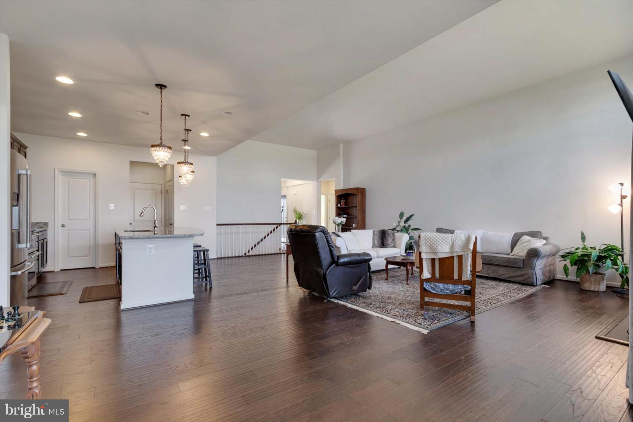 DUTCHMANS CREEK - Residential