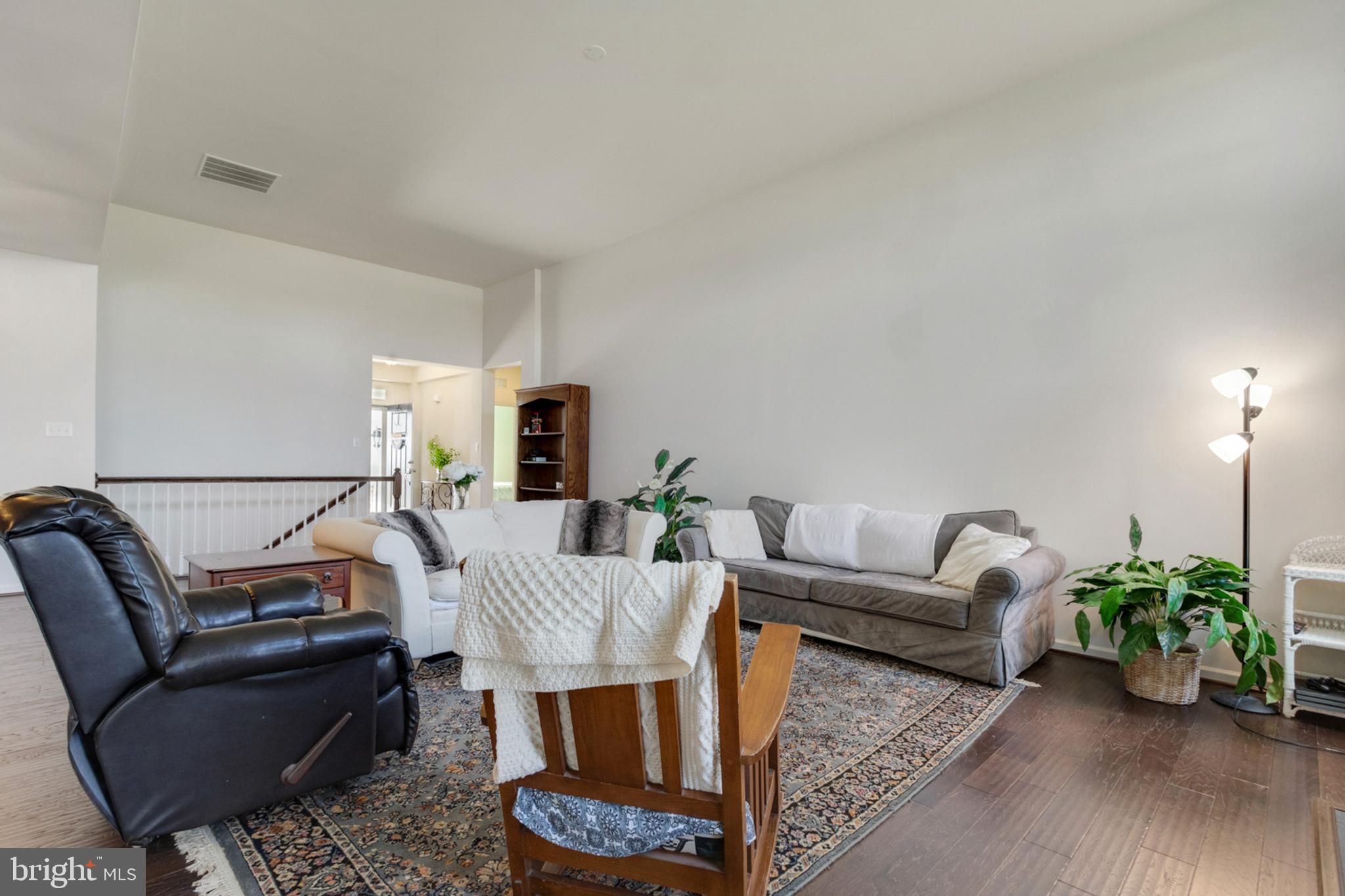 DUTCHMANS CREEK - Residential