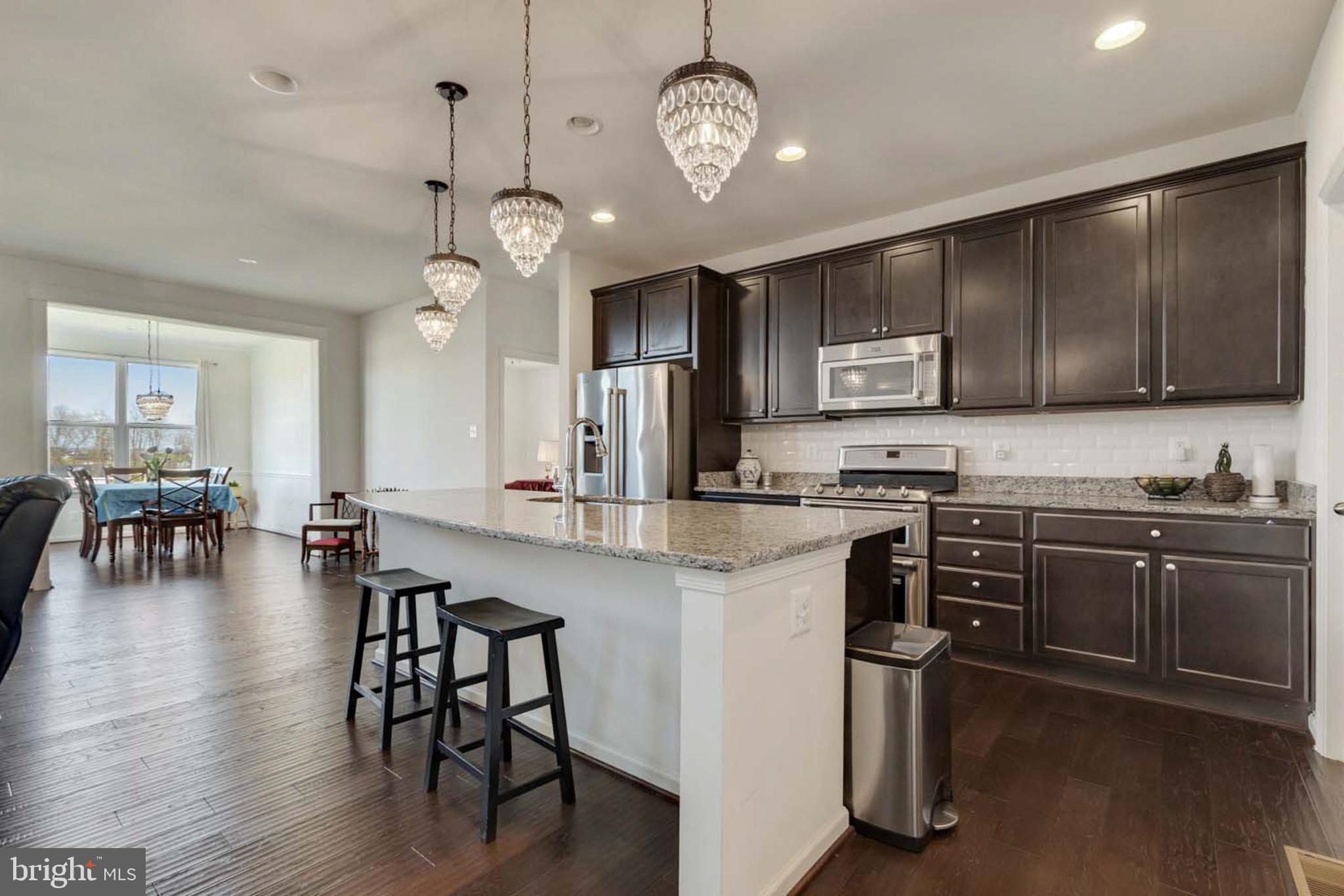 DUTCHMANS CREEK - Residential