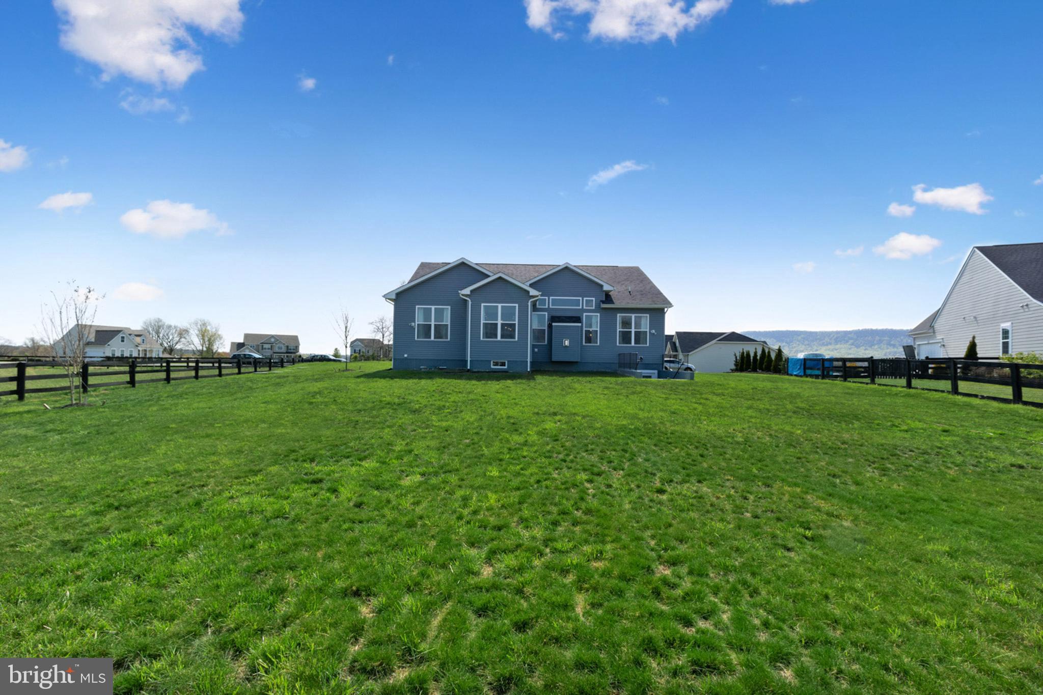 DUTCHMANS CREEK - Residential