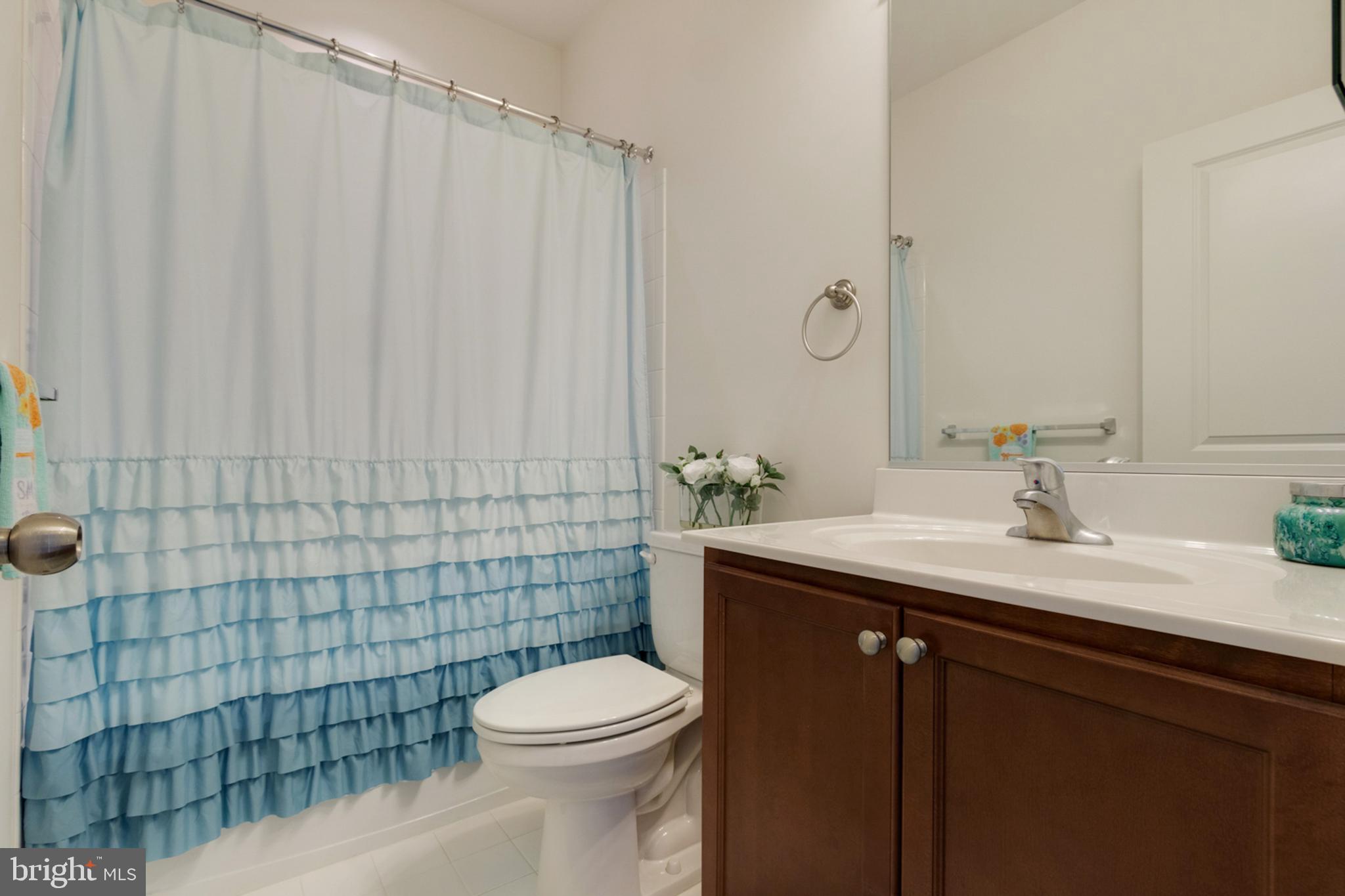 DUTCHMANS CREEK - Residential