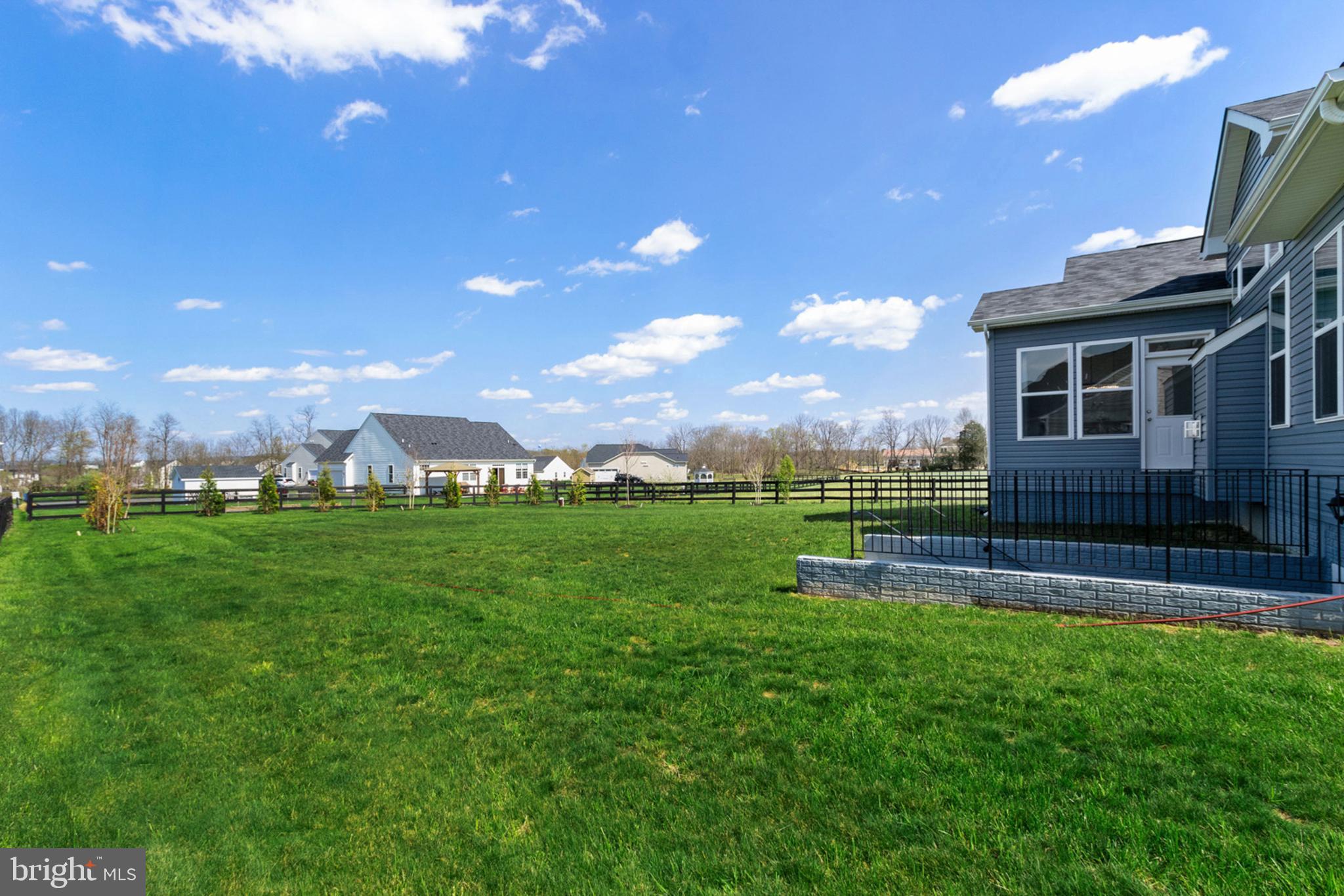 DUTCHMANS CREEK - Residential