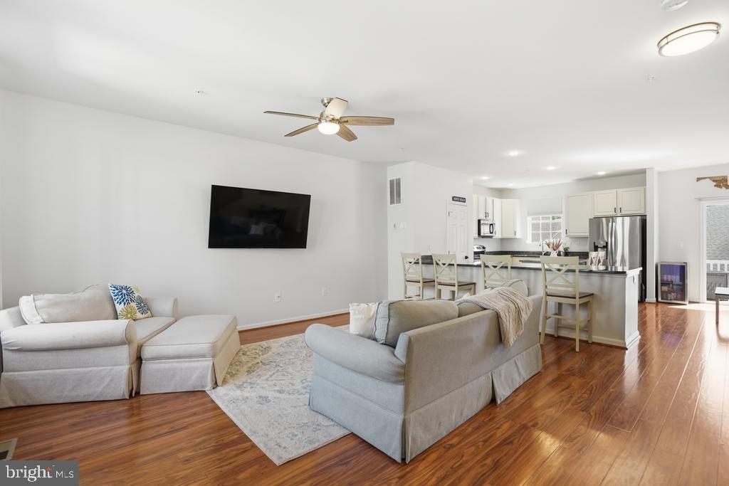 SAN FRANCISCO BY THE BAY - Residential