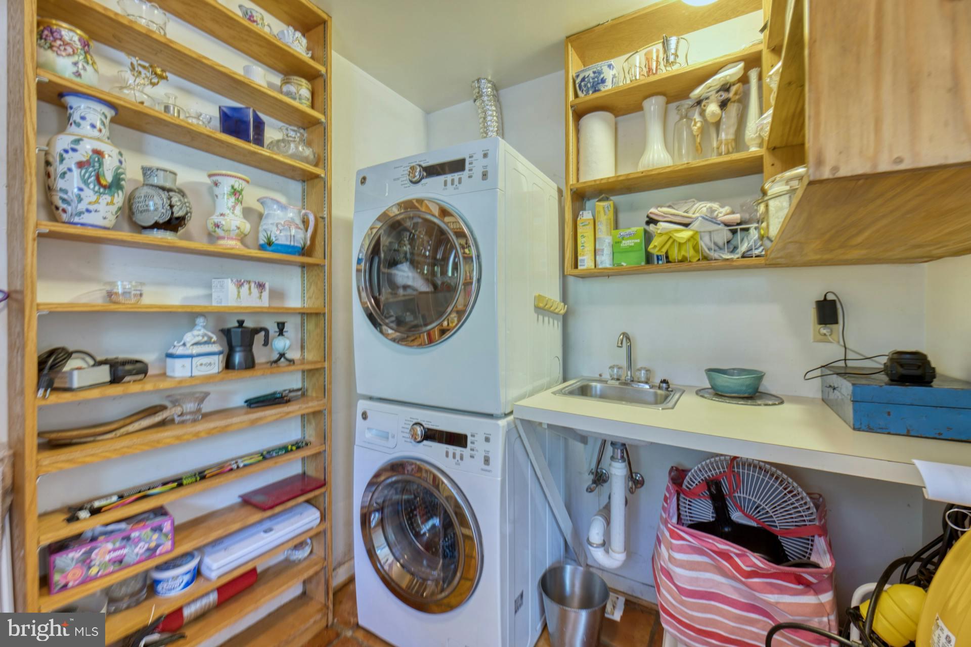 SHIRLEY WOODS - Residential