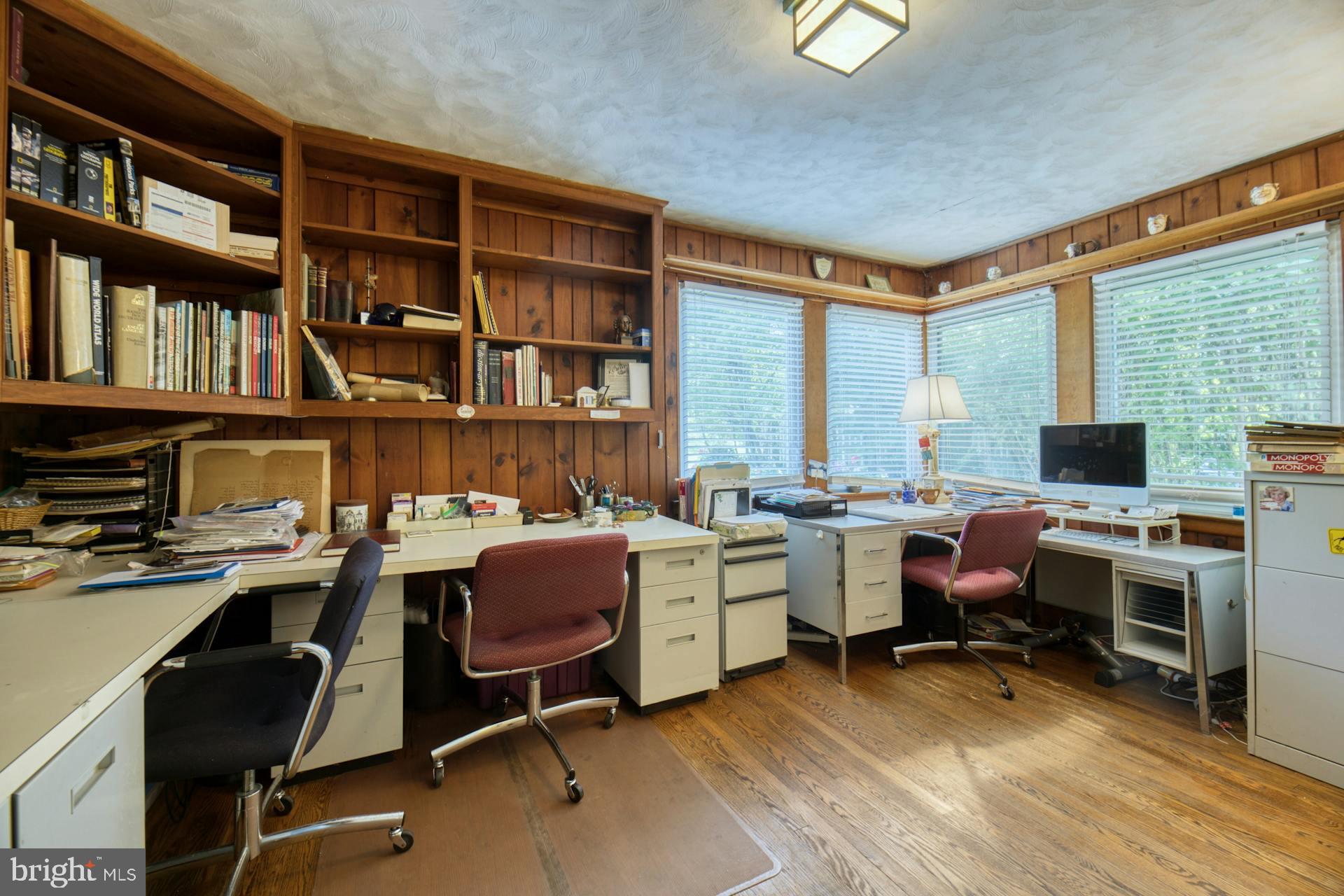 SHIRLEY WOODS - Residential