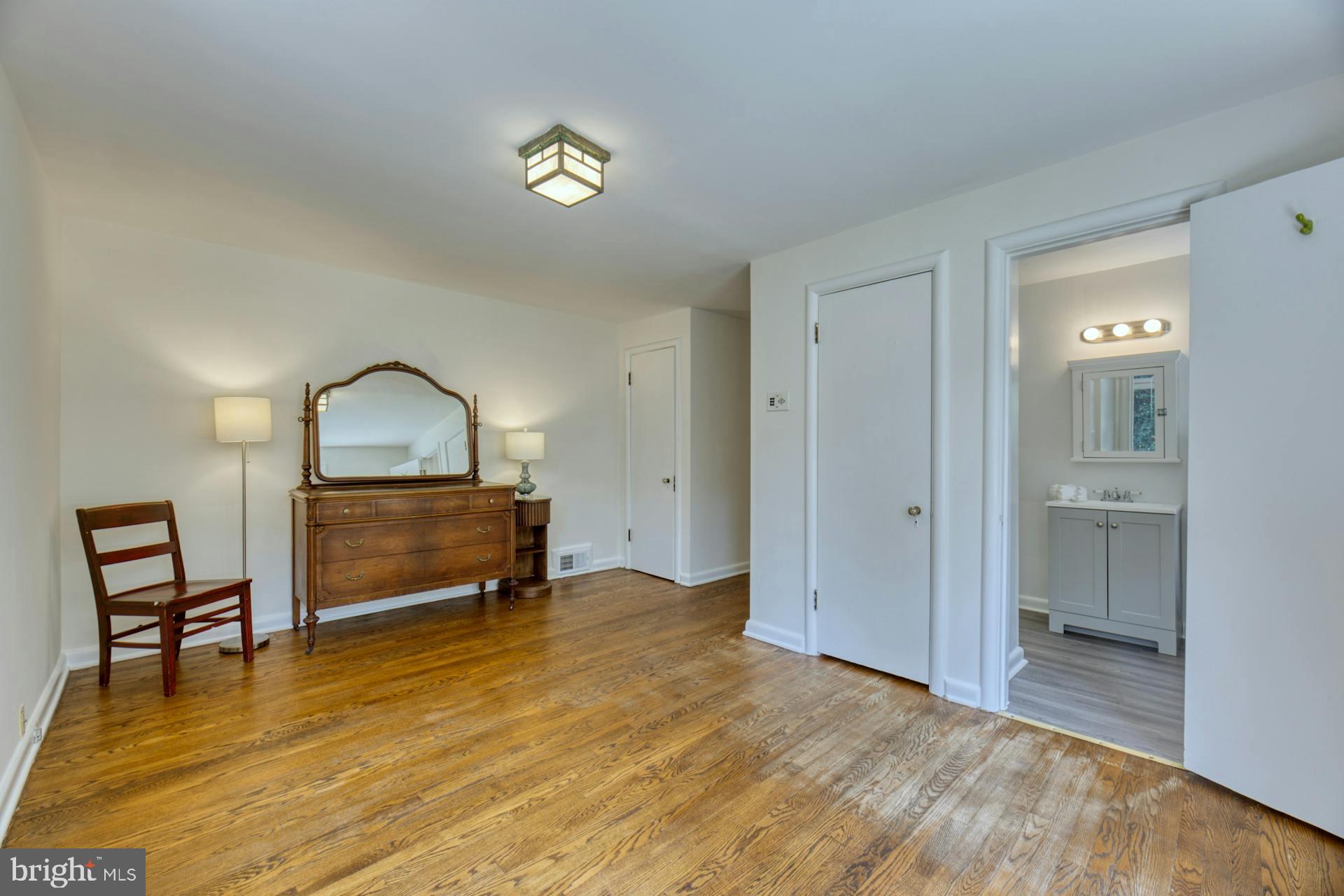 SHIRLEY WOODS - Residential