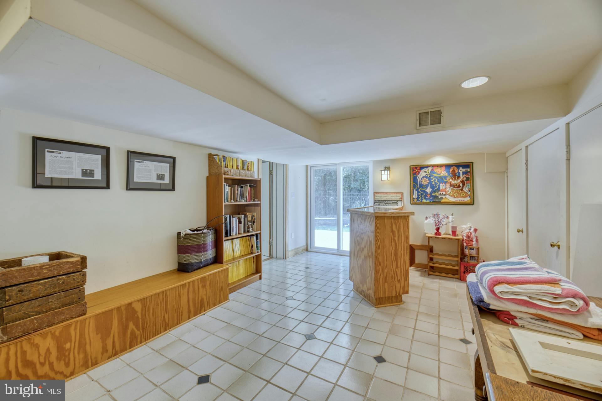 SHIRLEY WOODS - Residential