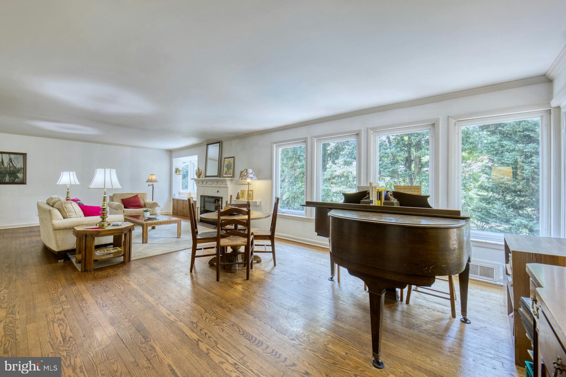 SHIRLEY WOODS - Residential