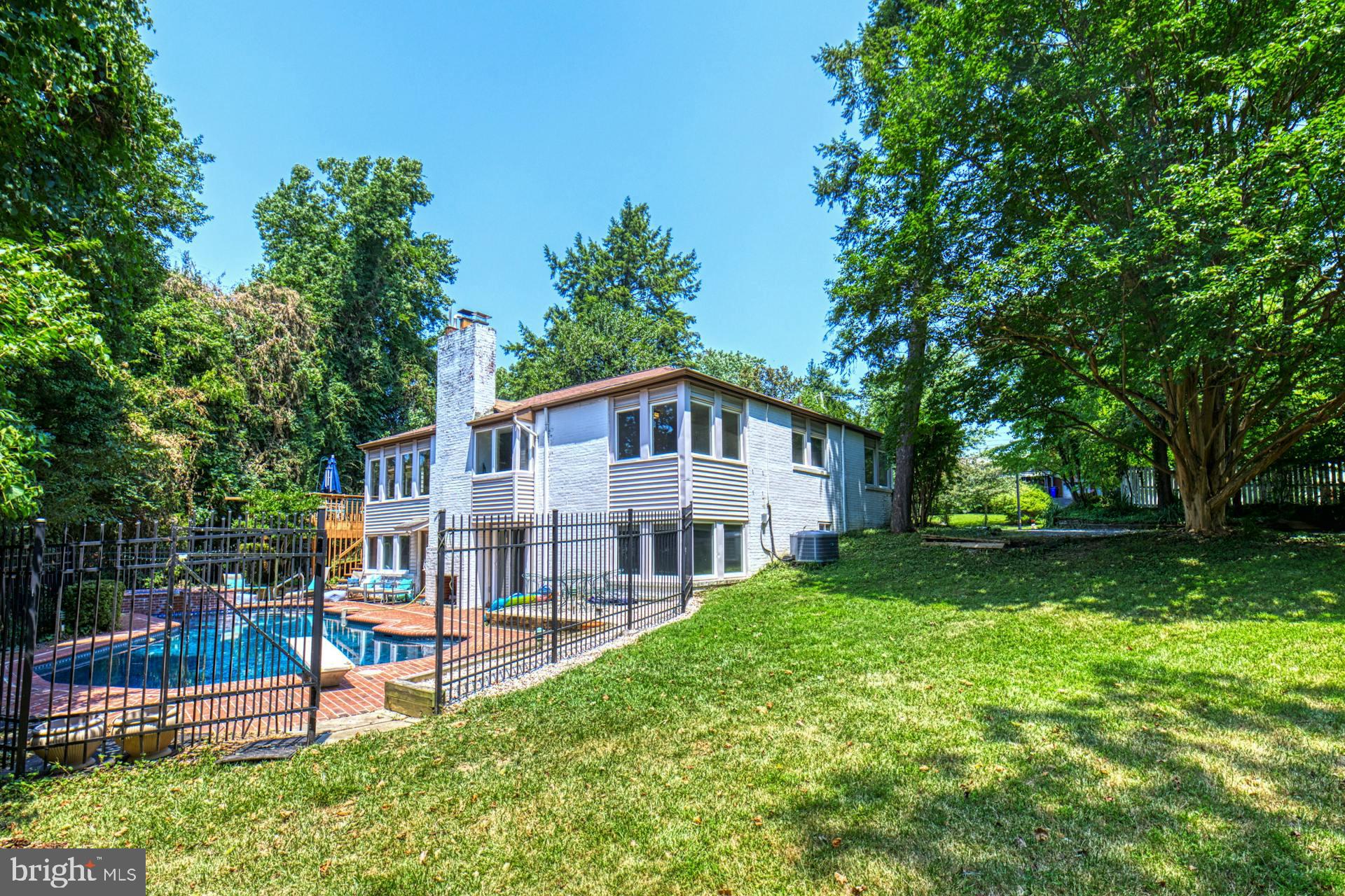 SHIRLEY WOODS - Residential