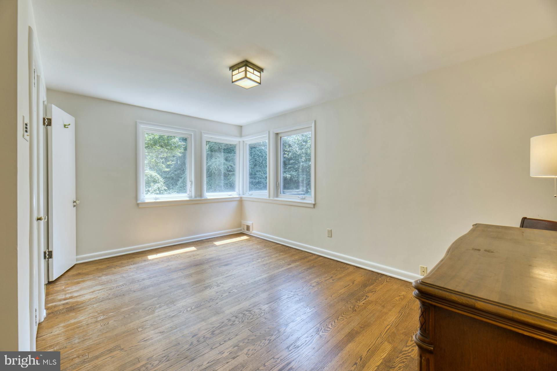 SHIRLEY WOODS - Residential