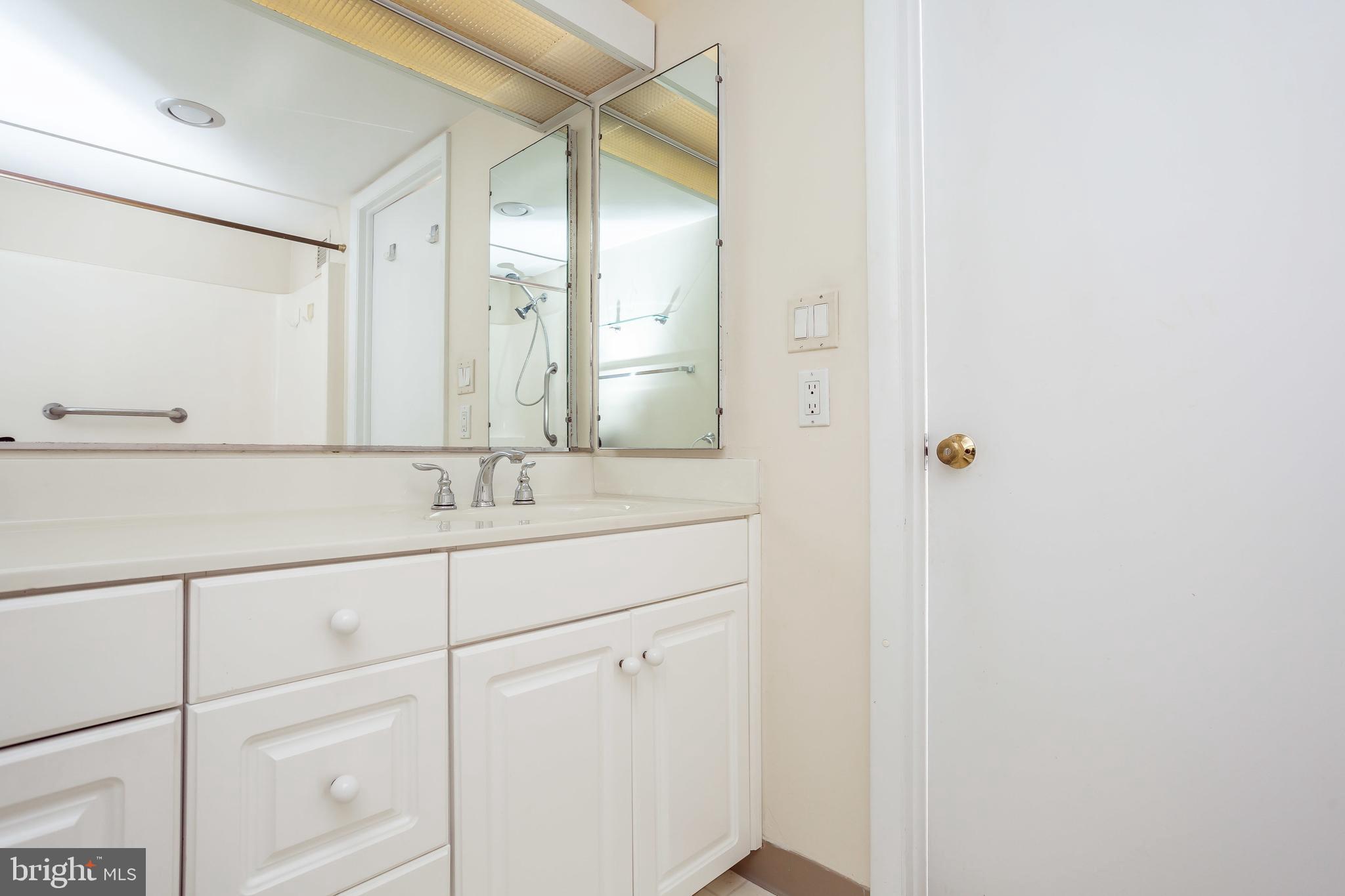 CROSS KEYS - Residential