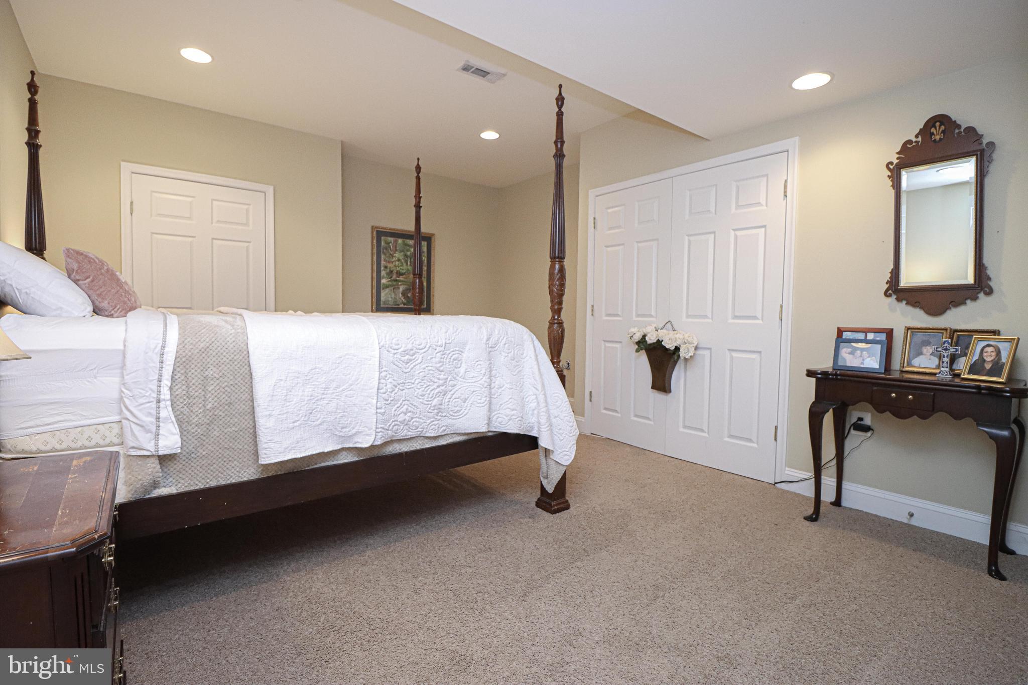 CEDAR CREST - Residential