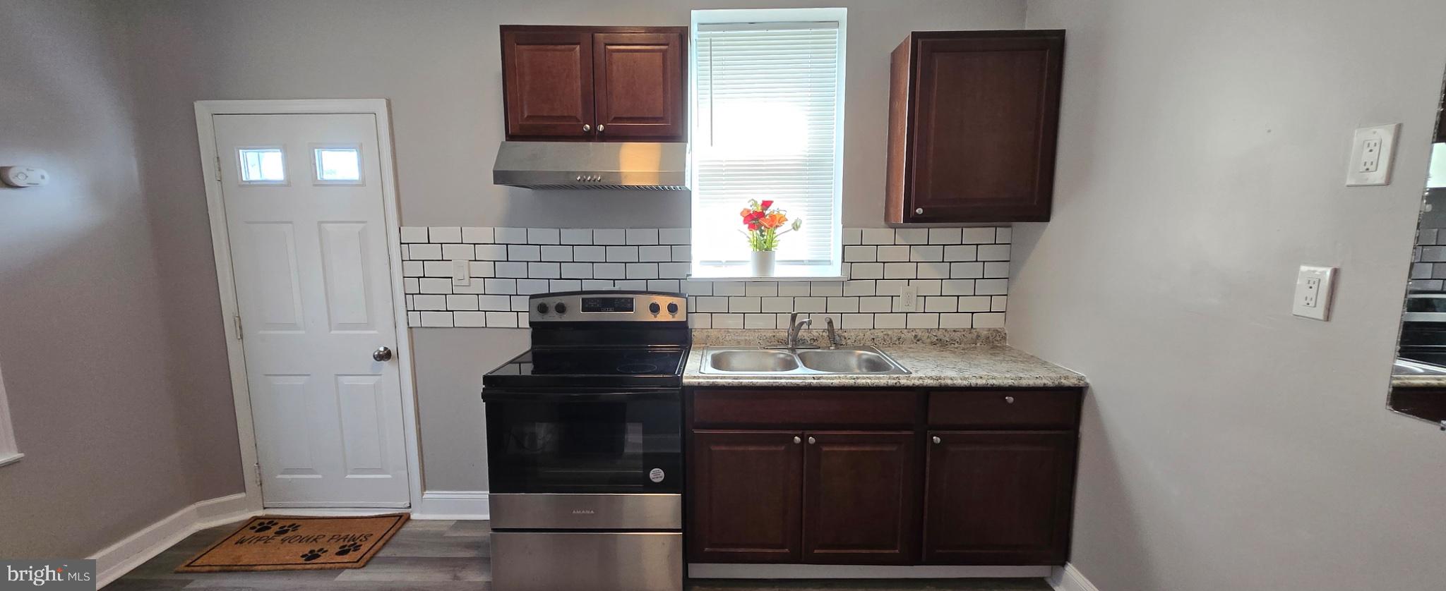 ROXBOROUGH - Residential