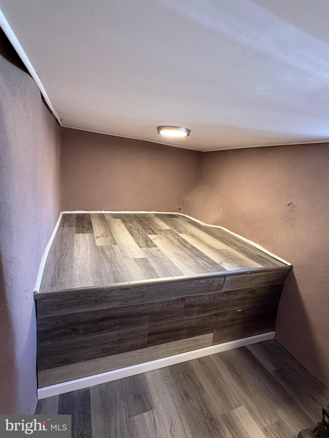 ROXBOROUGH - Residential