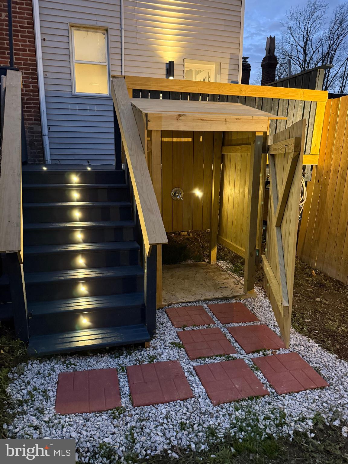 ROXBOROUGH - Residential