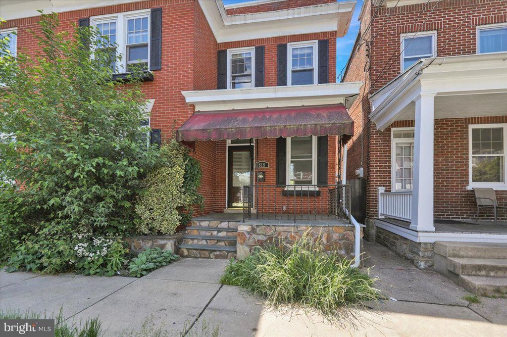 Photo of 818 N Shippen Street, Lancaster, PA 17602 (MLS # PALA2051842)