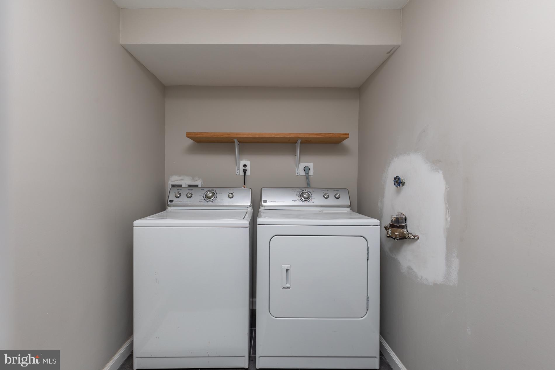 LAKE BRADDOCK - Residential