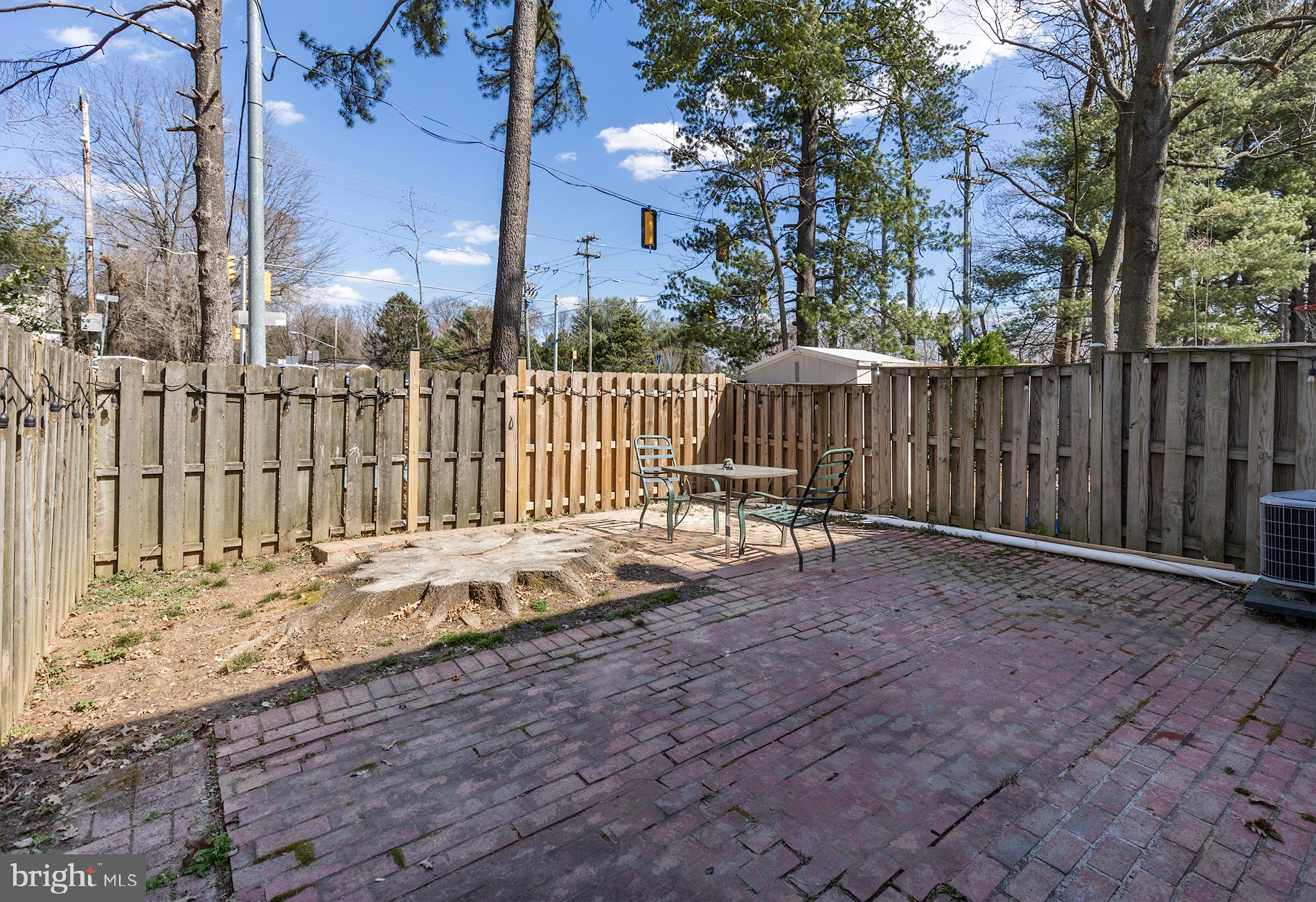 LAKE BRADDOCK - Residential