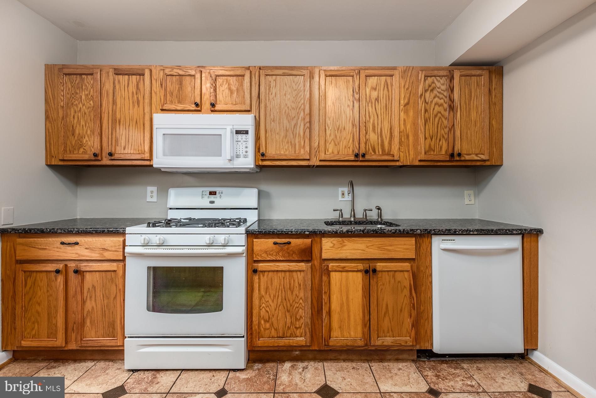 LAKE BRADDOCK - Residential