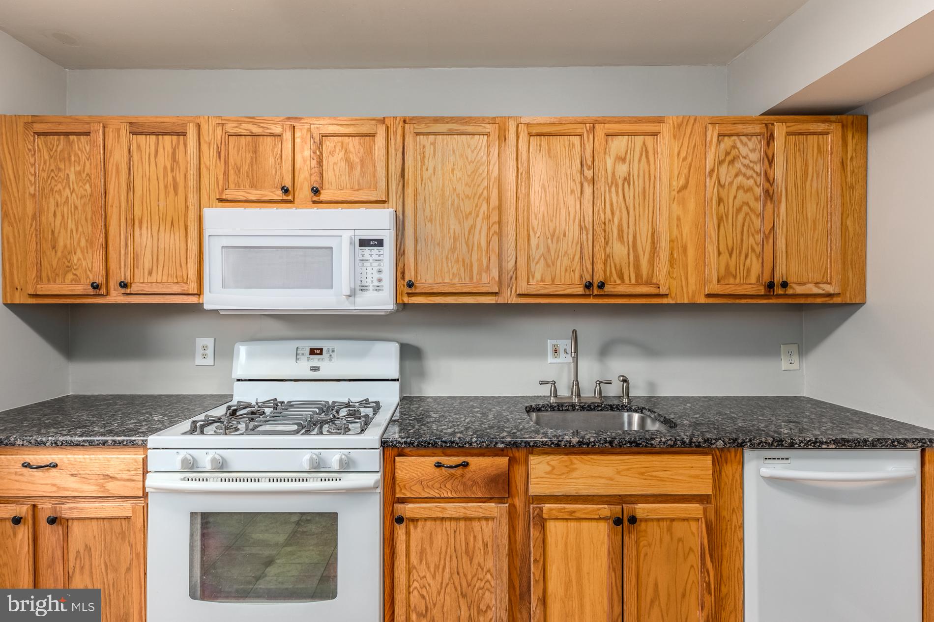 LAKE BRADDOCK - Residential