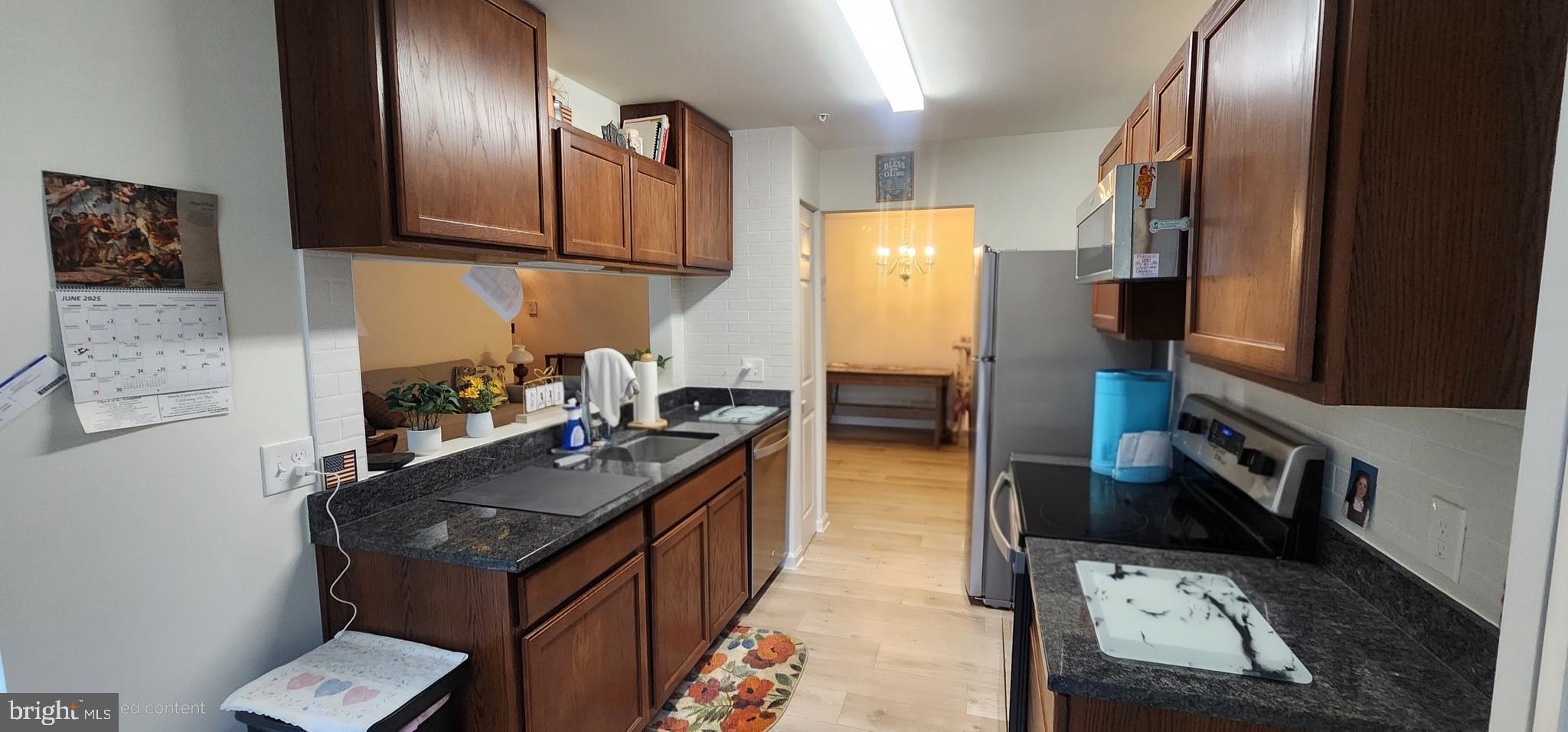 3500 THOMAS POINTE COURT 2B
