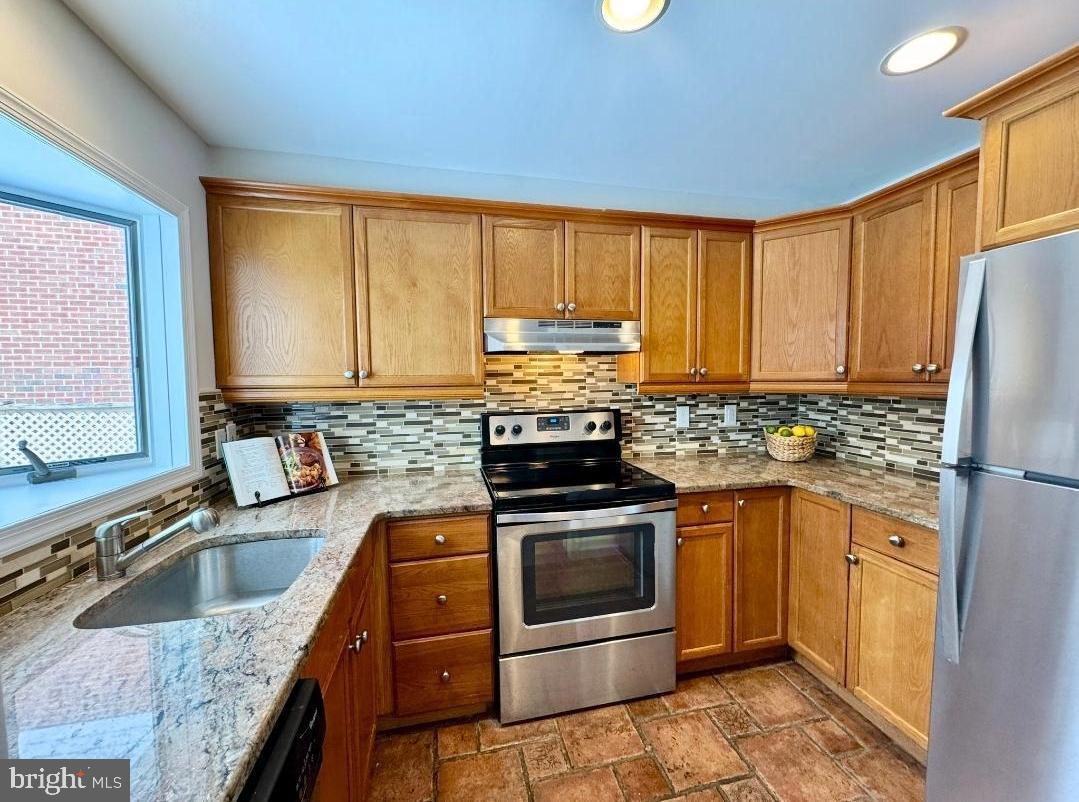 YARDLEY COMMONS - Residential