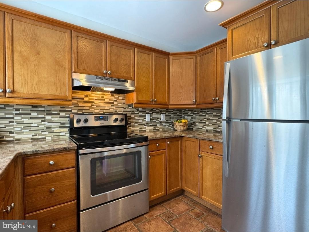 YARDLEY COMMONS - Residential