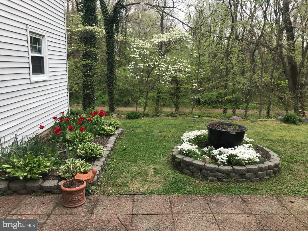 YARDLEY COMMONS - Residential