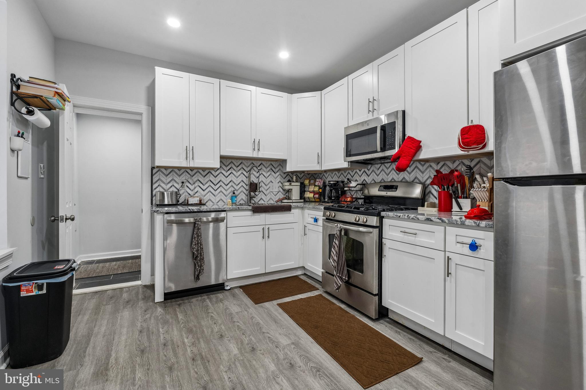 1549 N NEWKIRK STREET