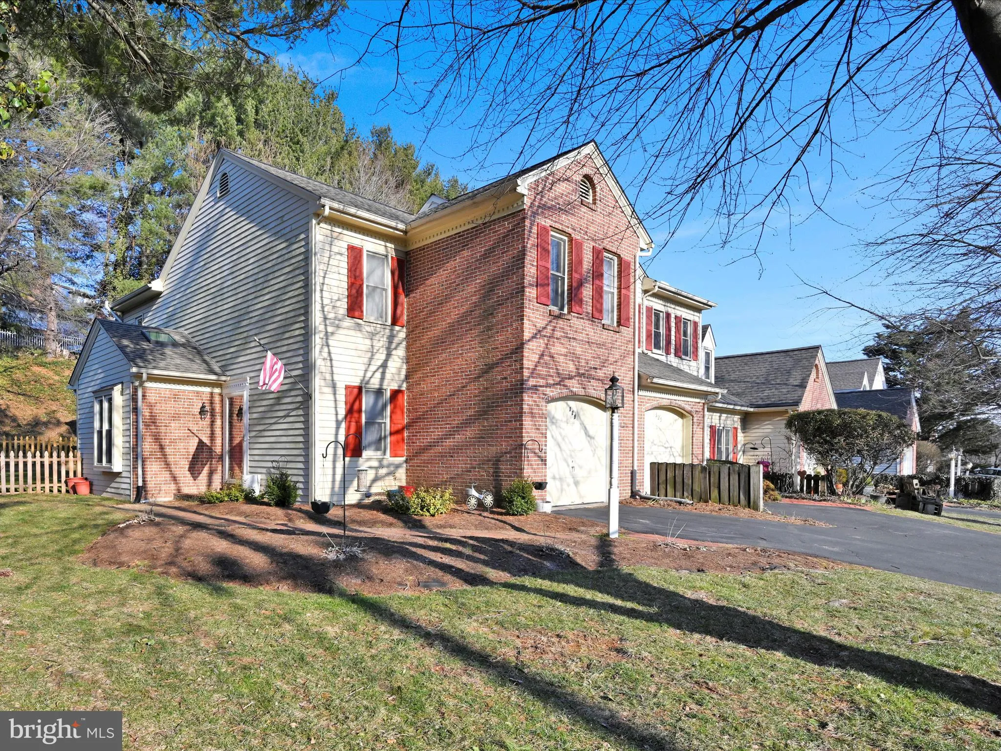 Mountville, Pennsylvania 17554, United States, 3 Bedrooms Bedrooms, ,3 BathroomsBathrooms,Residential,Pending,84585