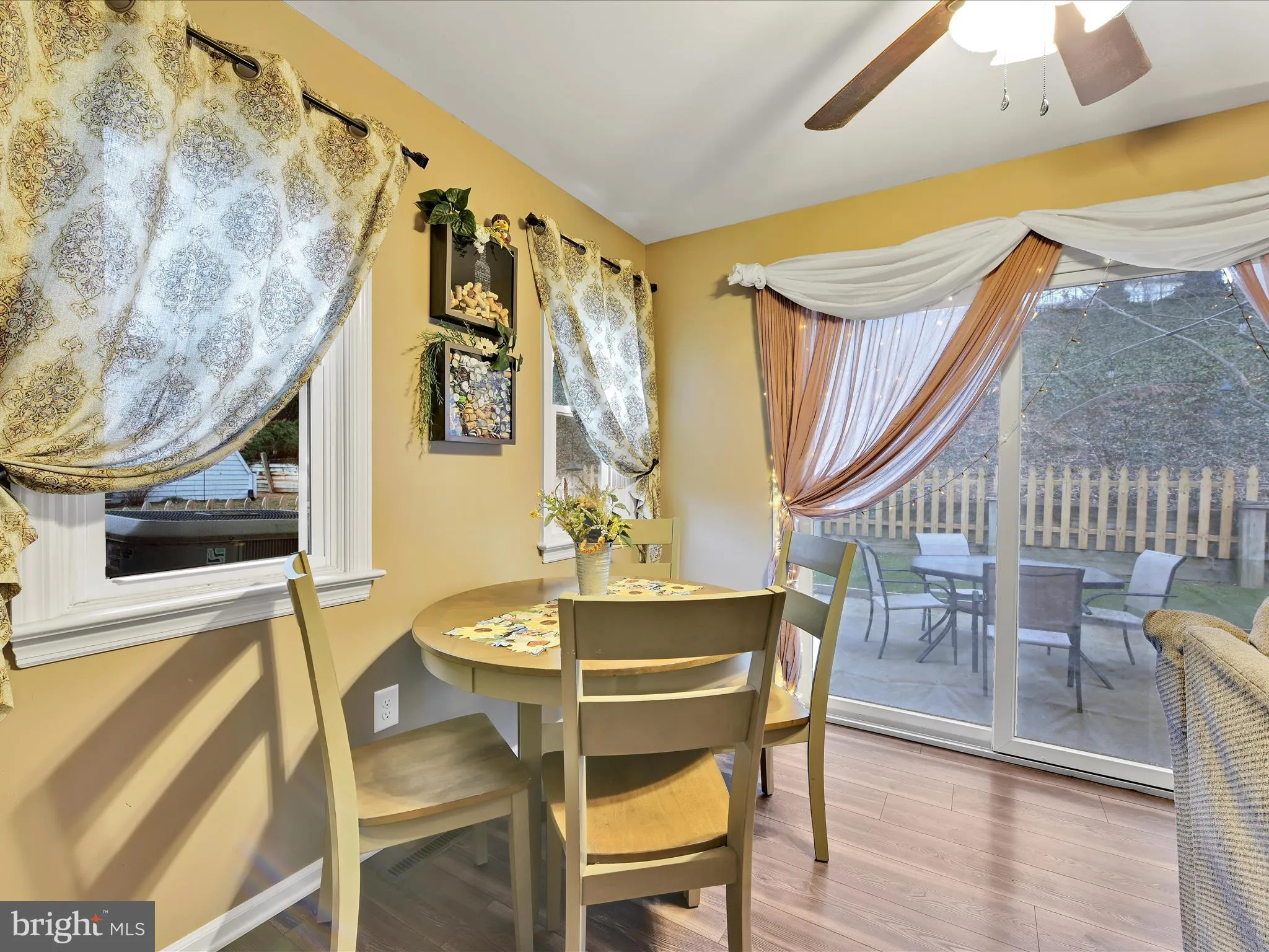 Mountville, Pennsylvania 17554, United States, 3 Bedrooms Bedrooms, ,3 BathroomsBathrooms,Residential,Pending,84585